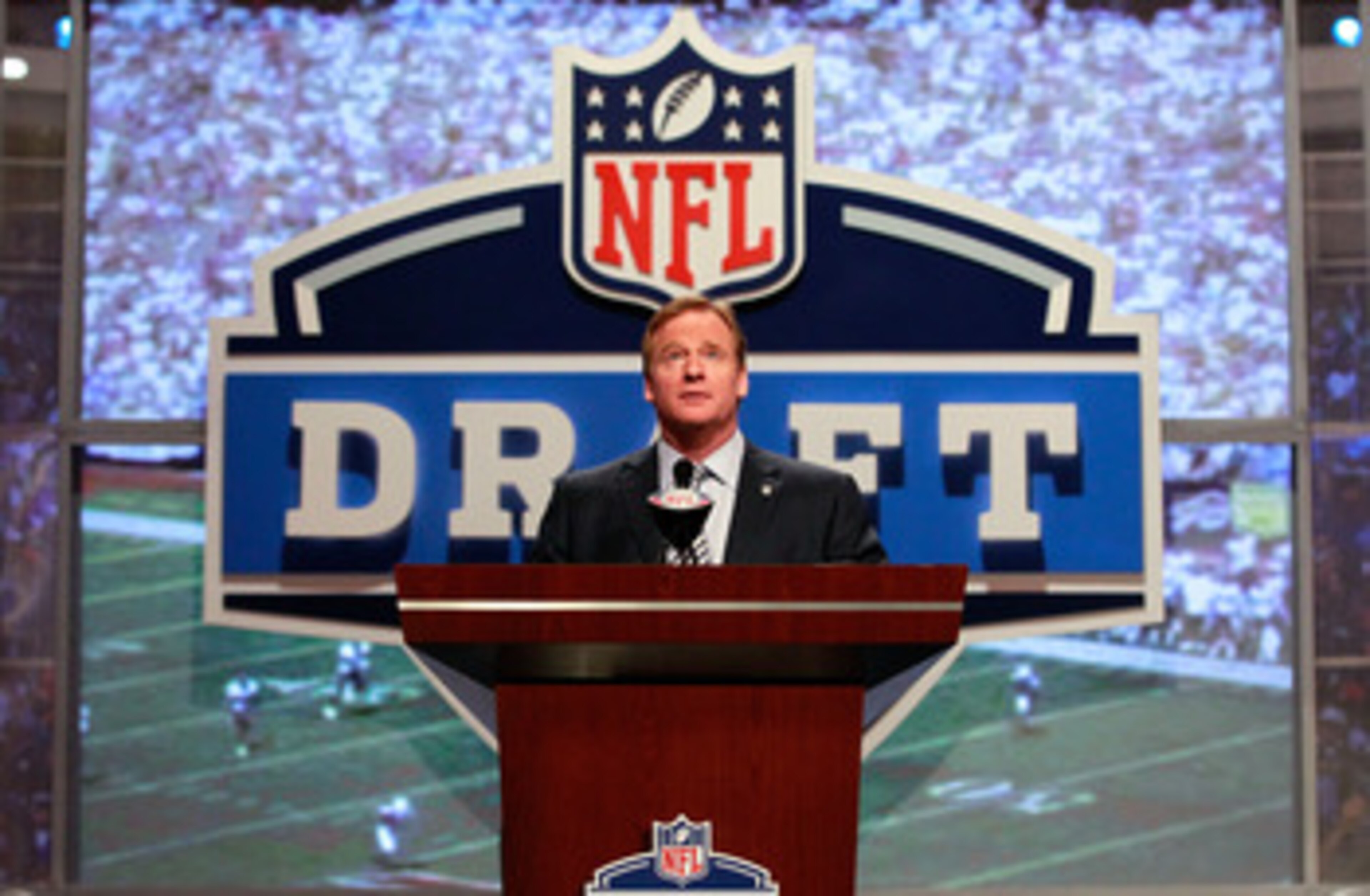 NEW YORK, NY - APRIL 28:  NFL Commissioner Roger Goodell speaks at the podium during the 2011 NFL Draft at Radio City Music Hall on April 28, 2011 in New York City.  (Photo by Chris Trotman/Getty Images)