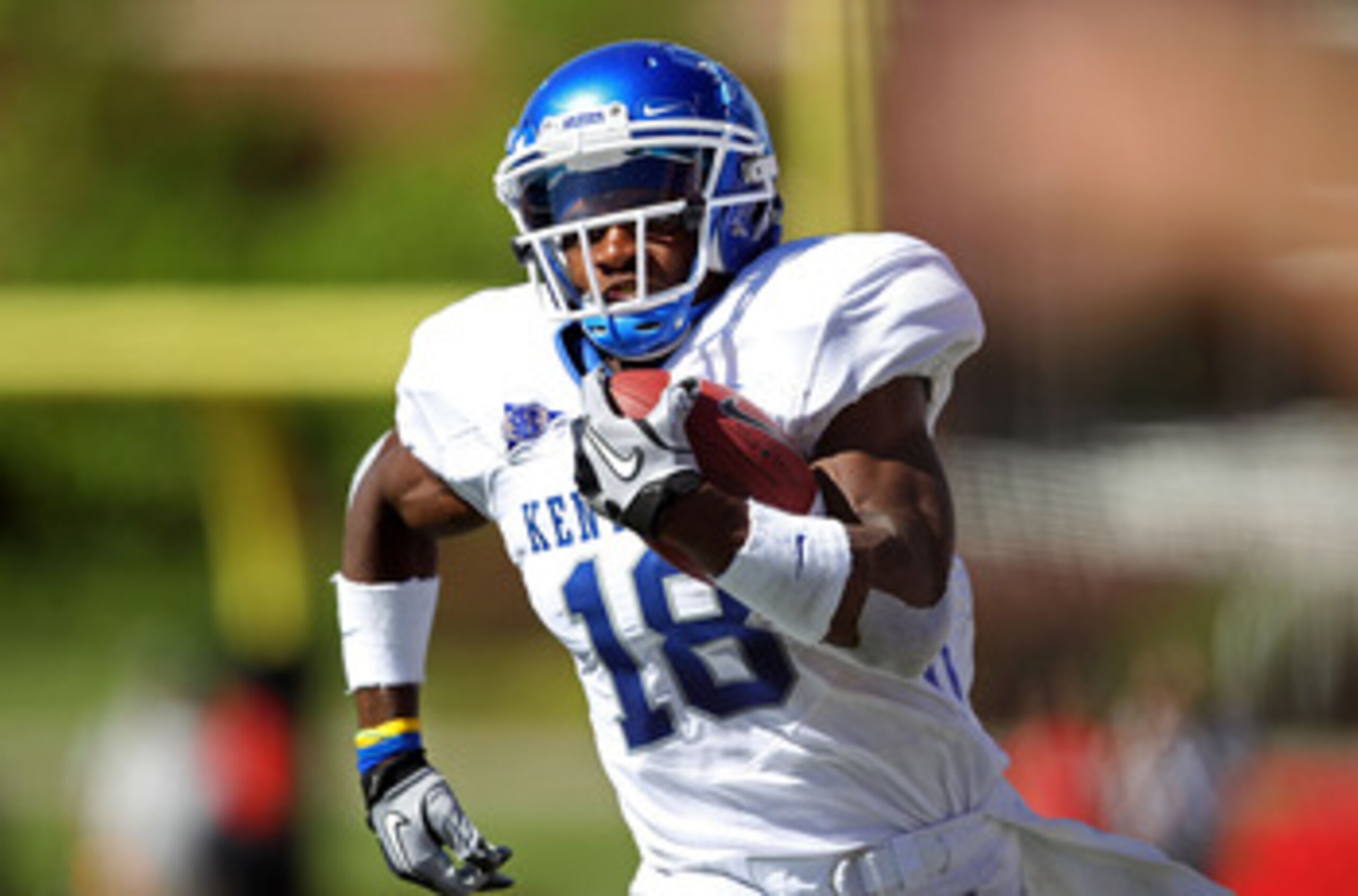 LOUISVILLE, KY - SEPTEMBER 04:  Randall Cobb #18 of the Kentucky Wildcats runs for a touchdown during the game against the Louisville Cardinals at Papa John's Cardinal Stadium on September 4, 2010 in Louisville, Kentucky.  (Photo by Andy Lyons/Getty Image