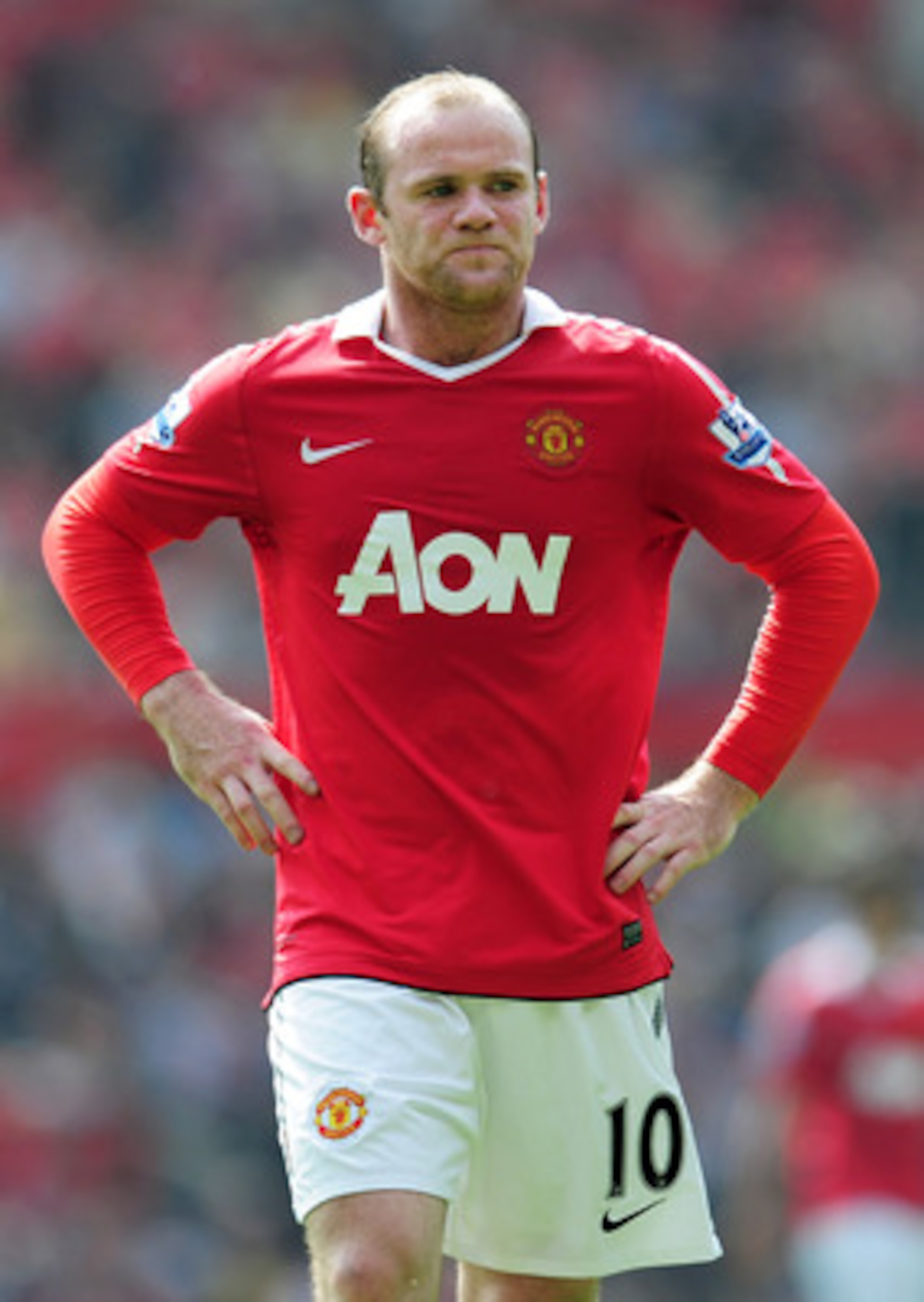 MANCHESTER, ENGLAND - APRIL 23:  Wayne Rooney of Manchester United looks dejected during the Barclays Premier League match between Manchester United and Everton at Old Trafford on April 23, 2011 in Manchester, England.  (Photo by Shaun Botterill/Getty Ima
