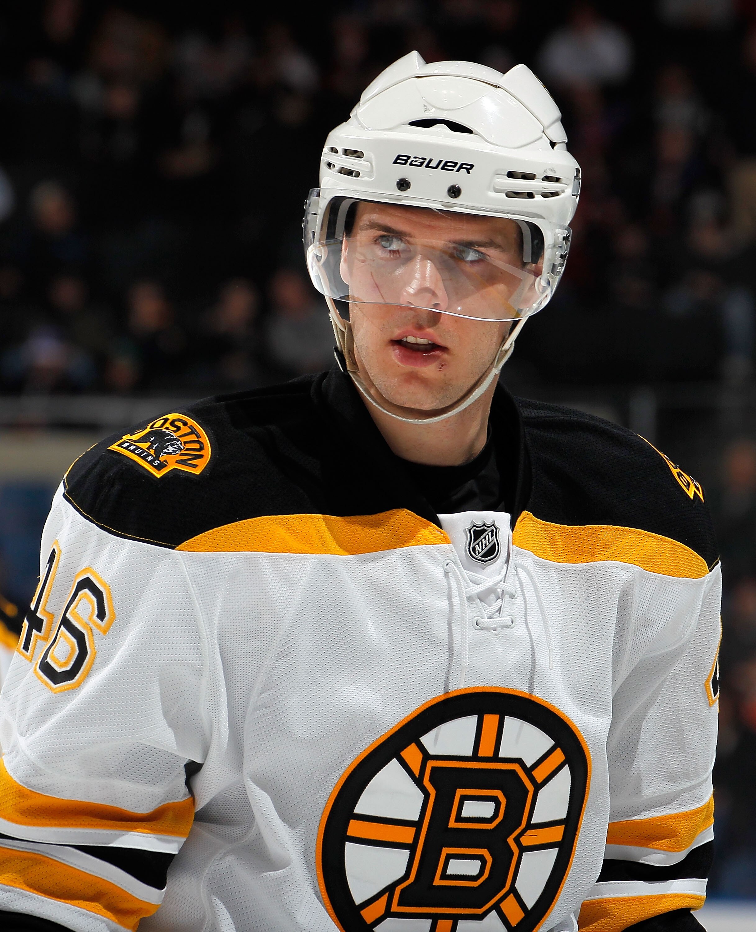 UNIONDALE, NY - FEBRUARY 17:  David Krecji #46 of the Boston Bruins waits for a faceoff during an NHL hockey game against the New York Islanders at the Nassau Coliseum on February 17, 2011 in Uniondale, New York.  (Photo by Paul Bereswill/Getty Images)