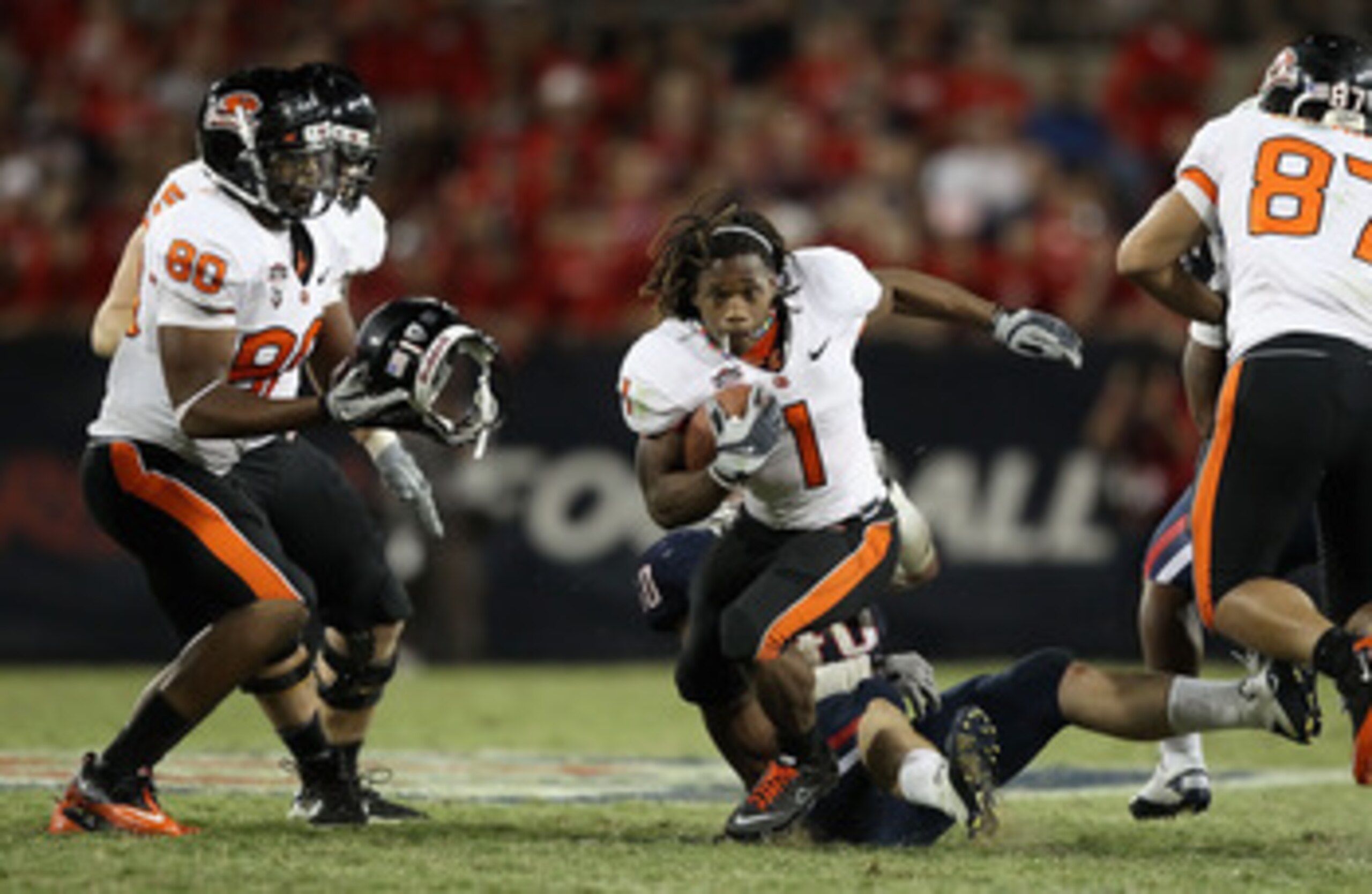 TUCSON, AZ - OCTOBER 09:  Runningback Jacquizz Rodgers #1 of the Oregon State Beavers rushes the football for 6 yards during the fourth quarter of the college football game against the Arizona Wildcats at Arizona Stadium on October 9, 2010 in Tucson, Ariz