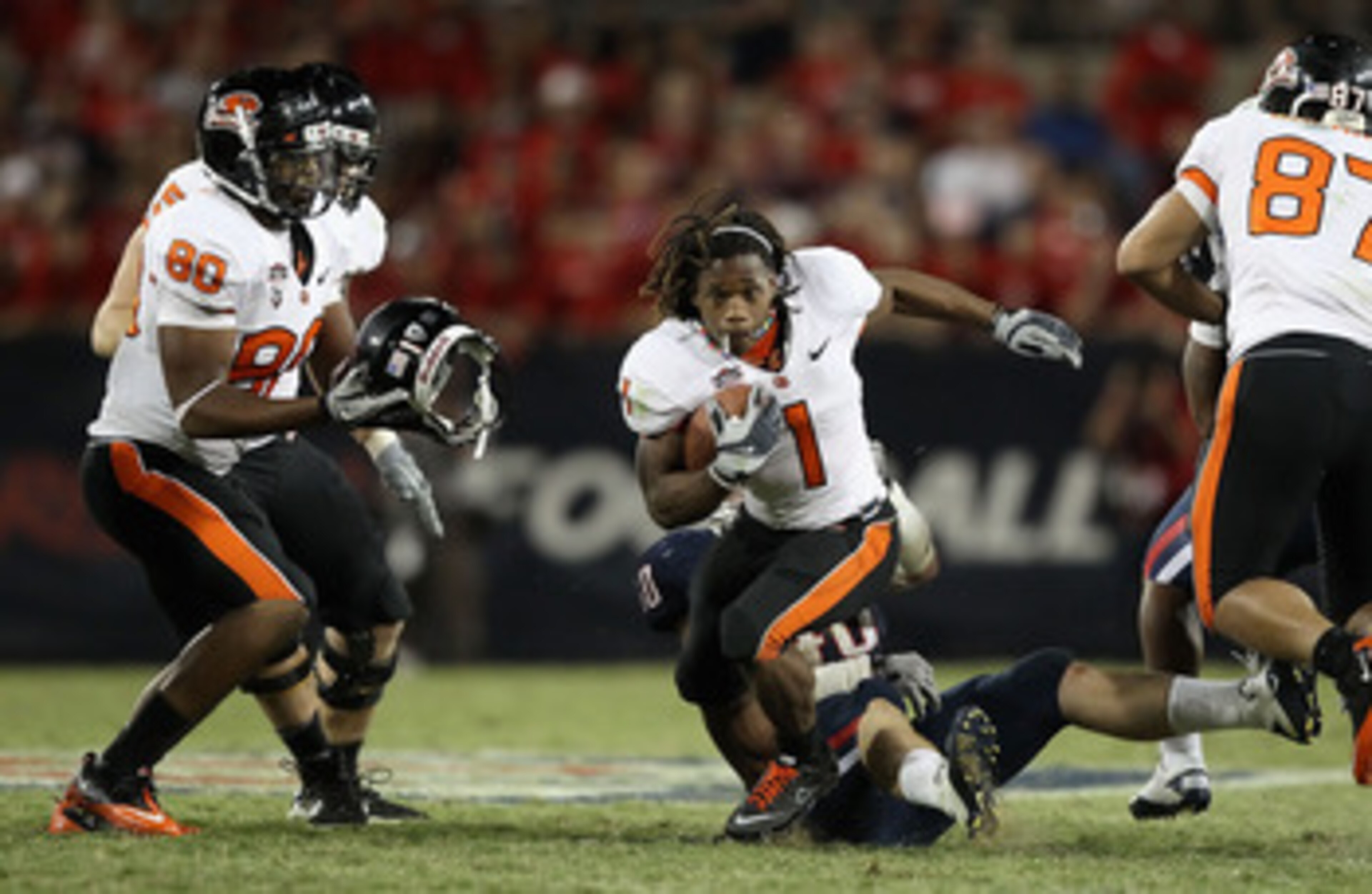 TUCSON, AZ - OCTOBER 09:  Runningback Jacquizz Rodgers #1 of the Oregon State Beavers rushes the football for 6 yards during the fourth quarter of the college football game against the Arizona Wildcats at Arizona Stadium on October 9, 2010 in Tucson, Ariz