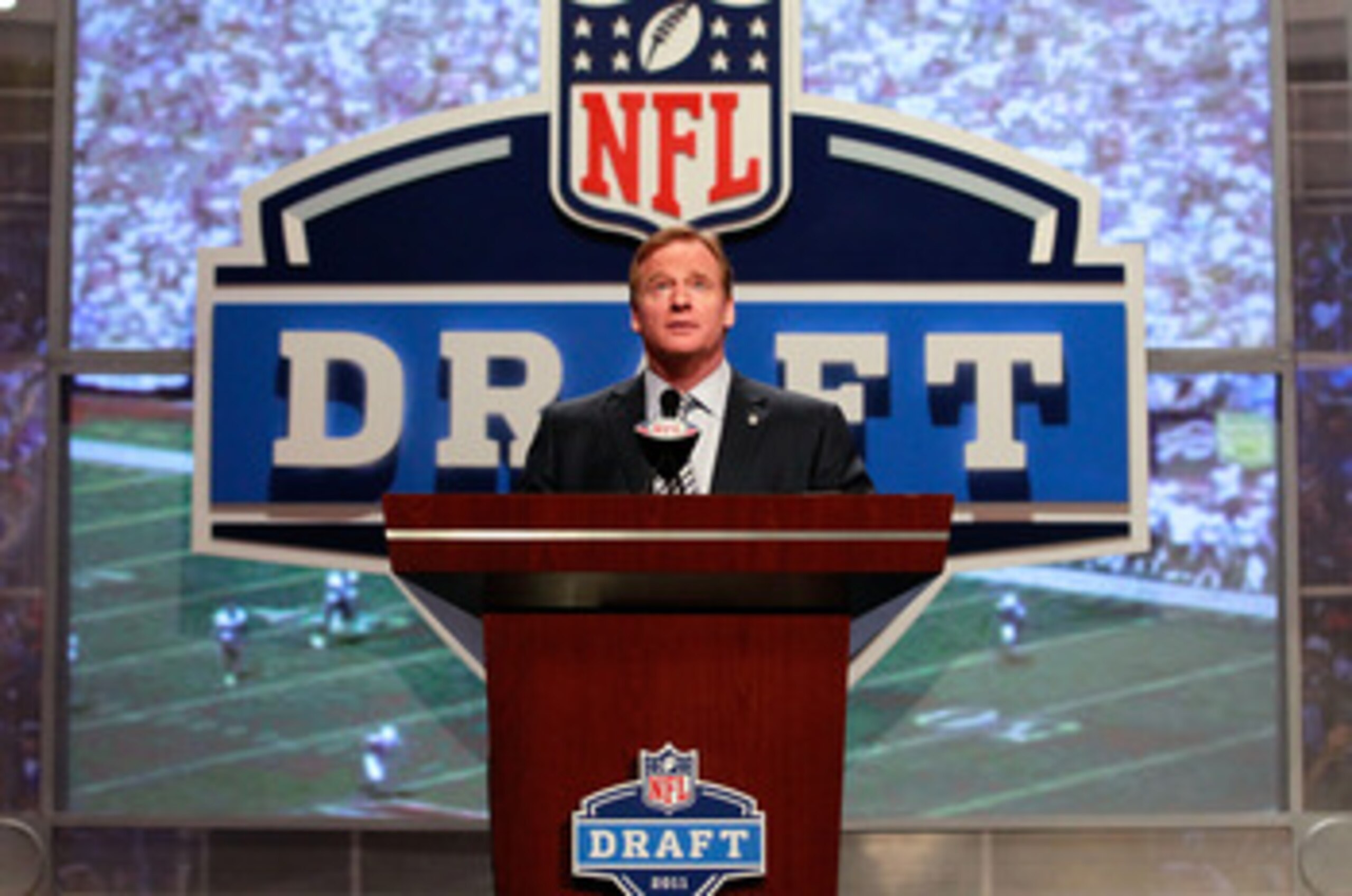 NEW YORK, NY - APRIL 28:  NFL Commissioner Roger Goodell speaks at the podium during the 2011 NFL Draft at Radio City Music Hall on April 28, 2011 in New York City.  (Photo by Chris Trotman/Getty Images)