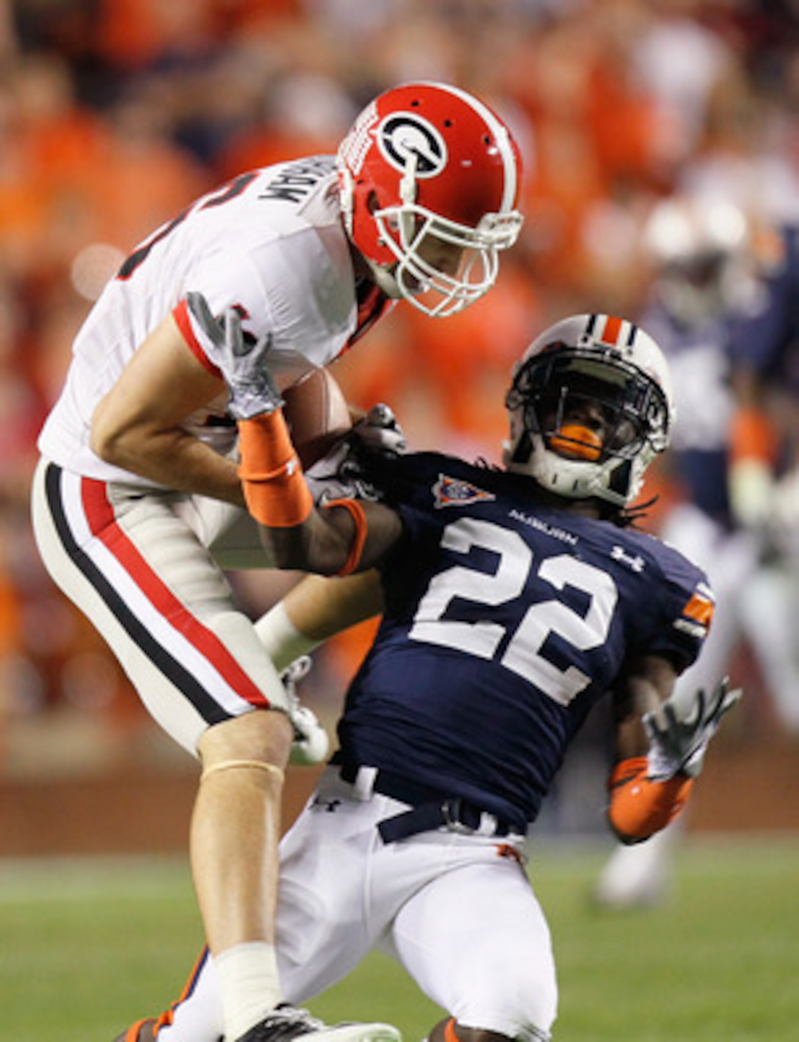 AUBURN, AL - NOVEMBER 13:  Kris Durham #16 of the Georgia Bulldogs pulls in this reception against T'Sharvan Bell #22 of the Auburn Tigers at Jordan-Hare Stadium on November 13, 2010 in Auburn, Alabama.  (Photo by Kevin C. Cox/Getty Images)