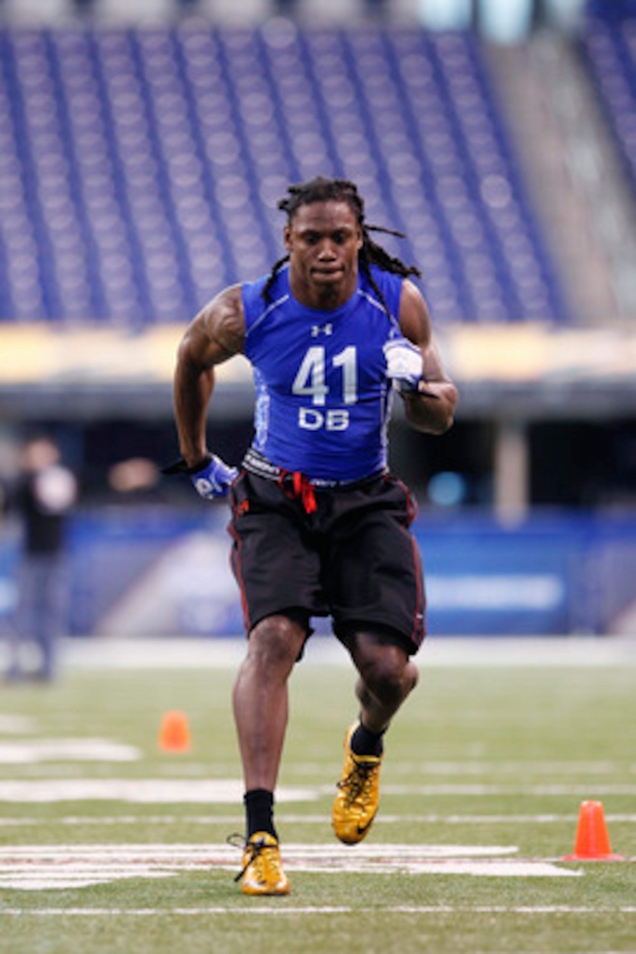 INDIANAPOLIS, IN - MARCH 1: Defensive back Robert Sands #41 of West Virginia works out during the 2011 NFL Scouting Combine at Lucas Oil Stadium on February 28, 2011 in Indianapolis, Indiana. (Photo by Joe Robbins/Getty Images) INDIANAPOLIS, IN - MARCH 1: Defensive back Robert Sands #41 of West Virginia works out during the 2011 NFL Scouting Combine at Lucas Oil Stadium on February 28, 2011 in Indianapolis, Indiana. (Photo by Joe Robbins/Getty Images)