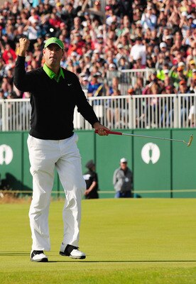 TURNBERRY, SCOTLAND - JULY 19:  Stewart Cink of USA celebrates holing a birdie putt on the 18th green during the final round of the 138th Open Championship on the Ailsa Course, Turnberry Golf Club on July 19, 2009 in Turnberry, Scotland.  (Photo by Richar