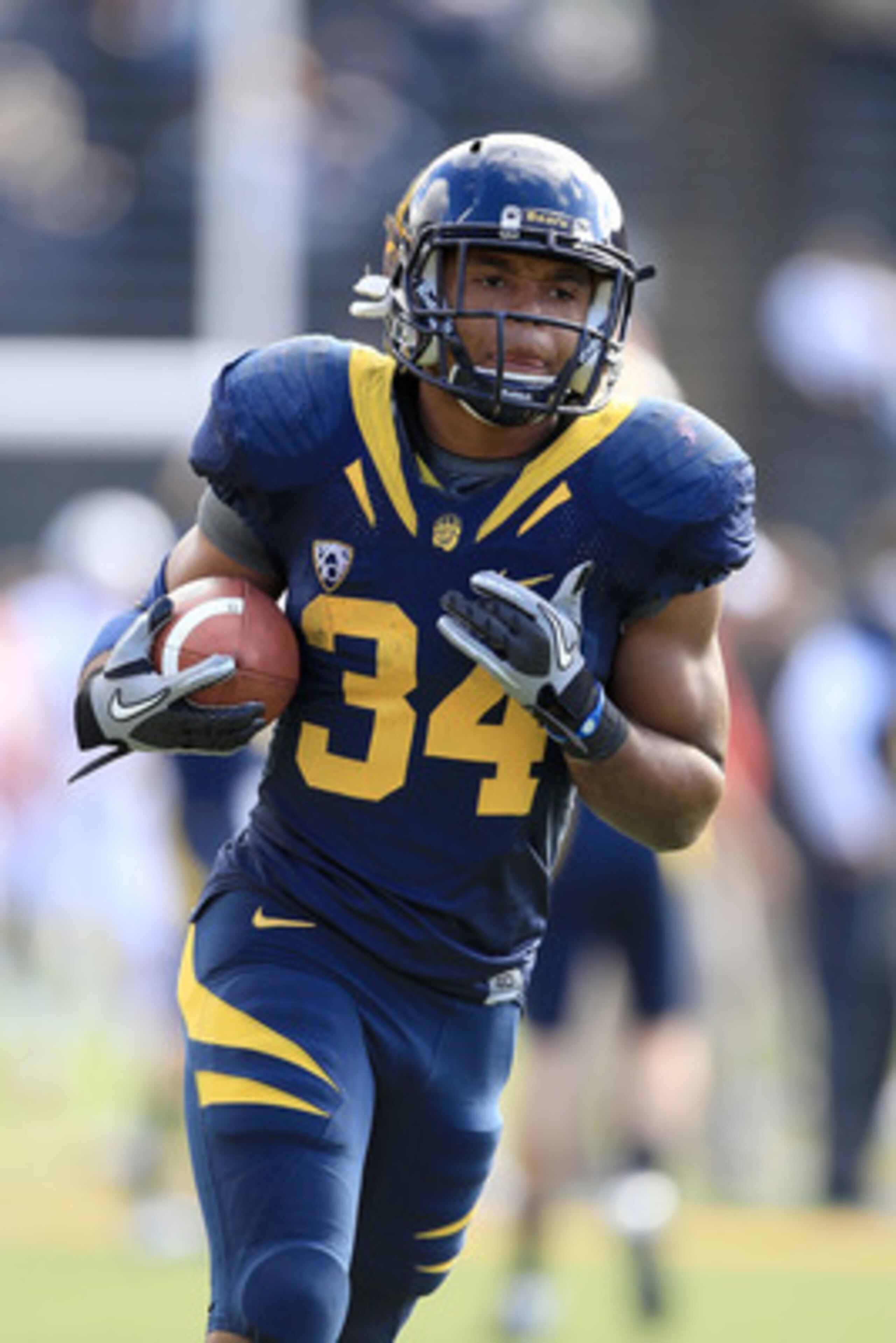 BERKELEY, CA - NOVEMBER 20:  Shane Vereen #34 of the California Golden Bears warms up for their game against the Stanford Cardinal at California Memorial Stadium on November 20, 2010 in Berkeley, California.  (Photo by Ezra Shaw/Getty Images)