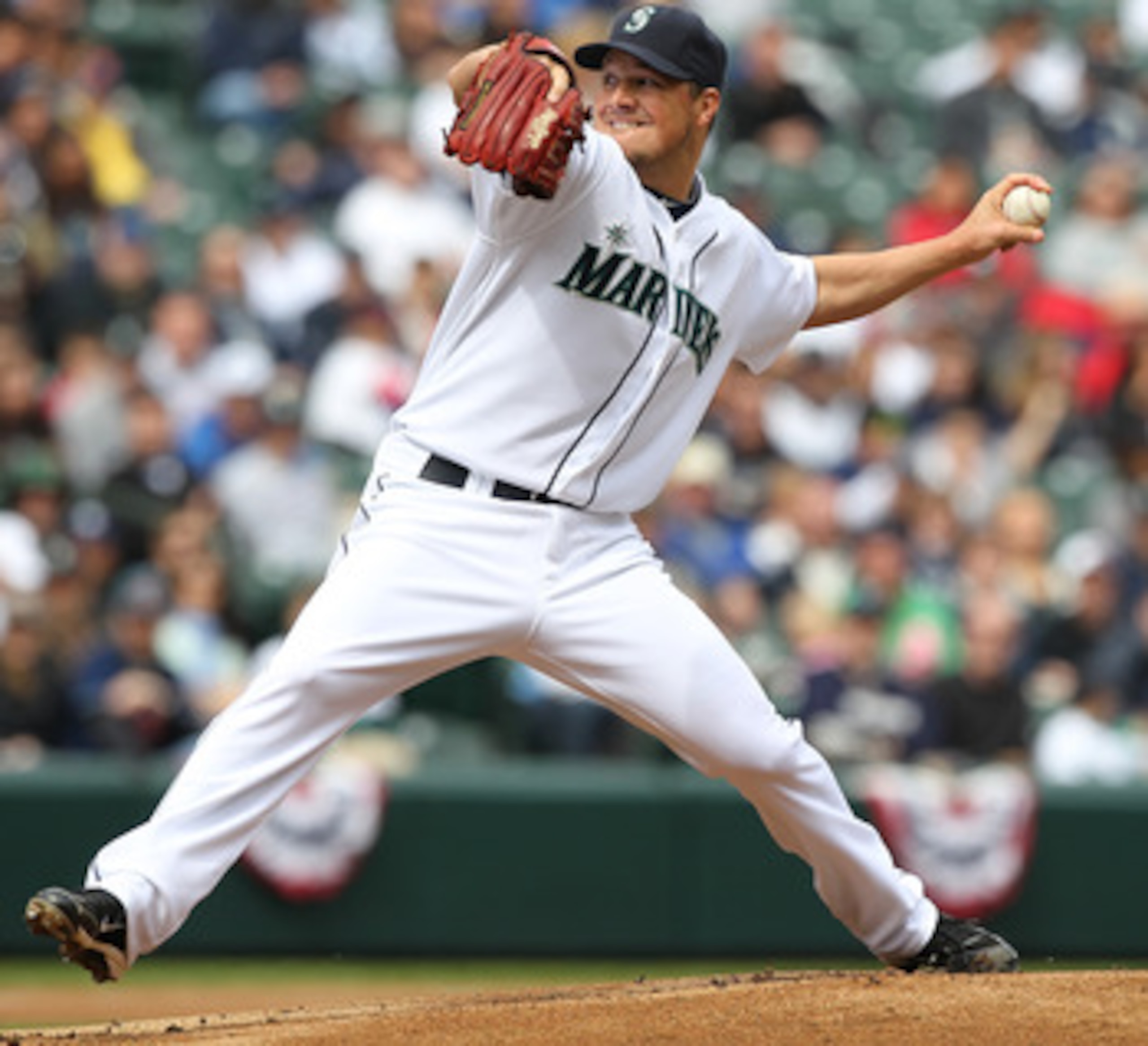 SEATTLE - APRIL 10:  Starting pitcher Erik Bedard #45 of the Seattle Mariners pitches against the Cleveland Indians at Safeco Field on April 10, 2011 in Seattle, Washington. (Photo by Otto Greule Jr/Getty Images)