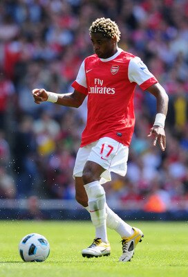 LONDON, ENGLAND - MAY 01:  Alex Song of Arsenal in action during the Barclays Premier League match between Arsenal and Manchester United at the Emirates Stadium on May 1, 2011 in London, England.  (Photo by Mike Hewitt/Getty Images)