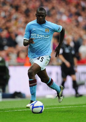 LONDON, ENGLAND - APRIL 16:  Mario Balotelli of Manchester City in action during the FA Cup sponsored by E.ON semi final match between Manchester City and Manchester United at Wembley Stadium on April 16, 2011 in London, England.  (Photo by Mike Hewitt/Ge
