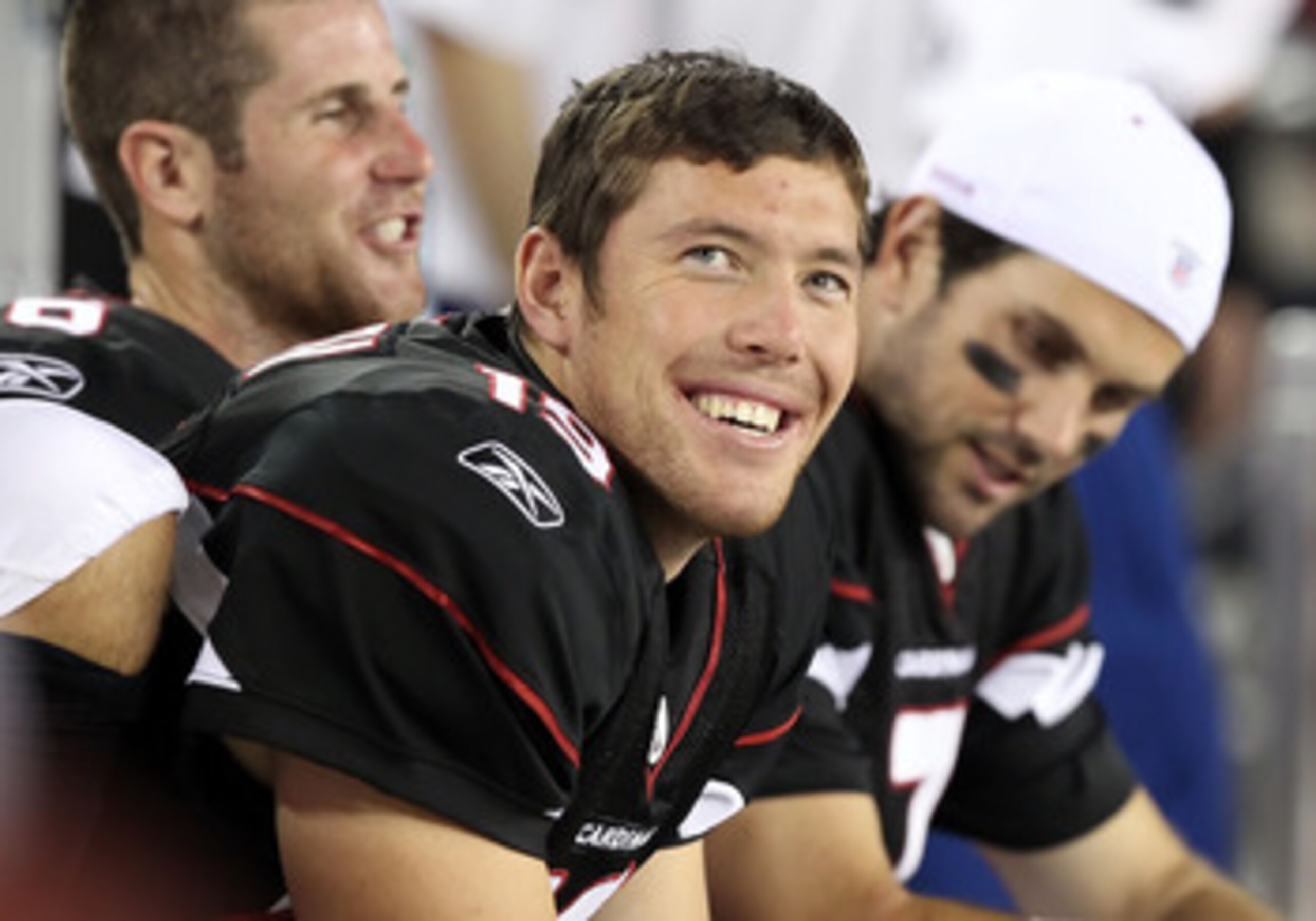GLENDALE, AZ - SEPTEMBER 02:  Quarterbacks John Skelton #19 (C), Max Hall #6 (L) and Matt Leinart #7 (R) of the Arizona Cardinals sit on the sidelines during preseason NFL game against the Washington Redskins at the University of Phoenix Stadium on Septem