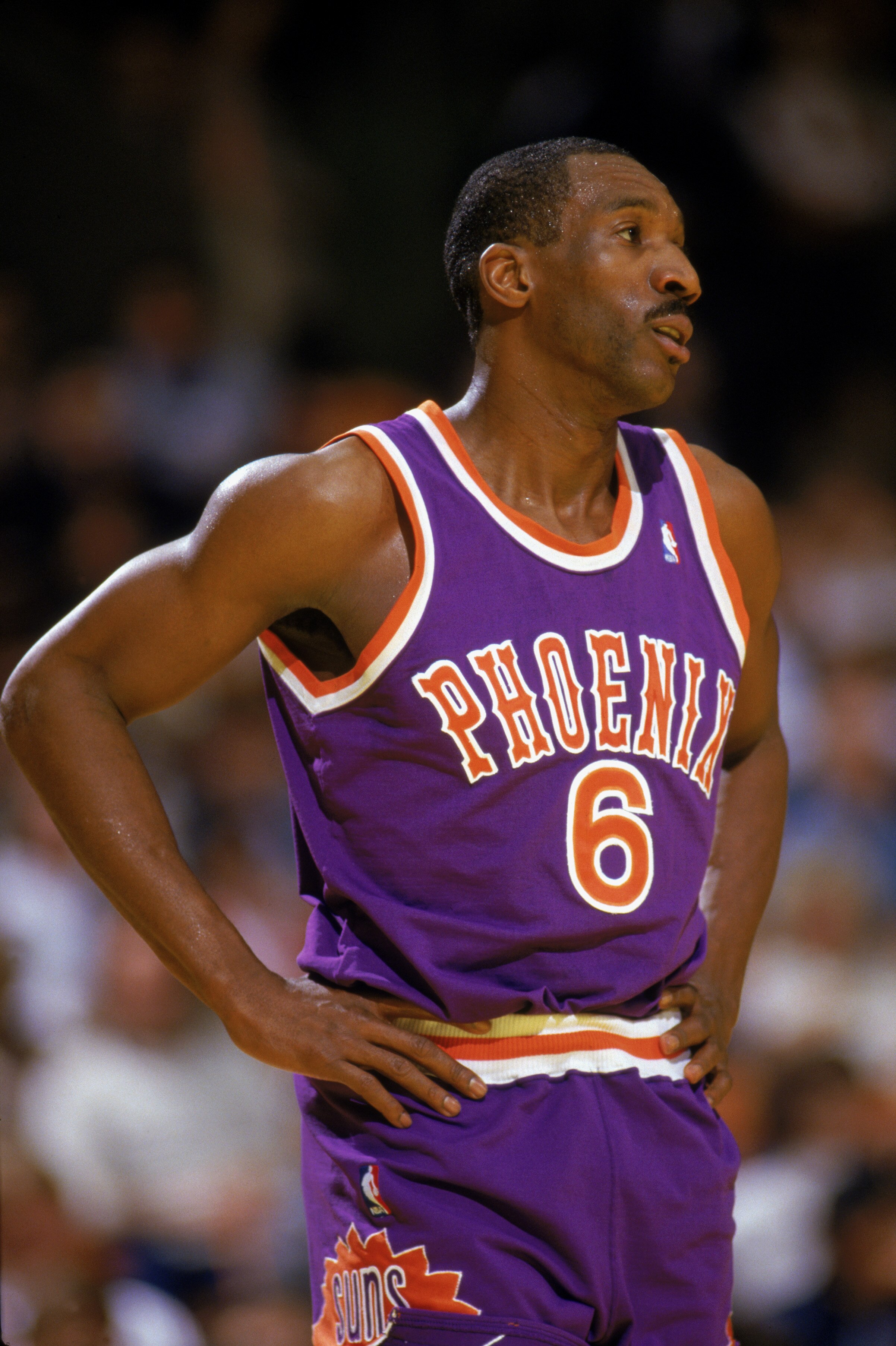 INGLEWOOD, CA - 1987:  Walter Davis #6 of the Phoenix Suns shoots against the Los Angeles Lakers during the game at the Great Western Forum in Inglewood, California. (Photo by Stephen Dunn/Getty Images)
