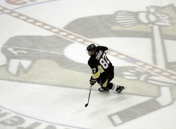 PITTSBURGH, PA - JANUARY 05:  Sidney Crosby #87 of the Pittsburgh Penguins skates during warmups prior to taking on the Tampa Bay Lightning on January 5, 2011 at Consol Energy Center in Pittsburgh, Pennsylvania.  (Photo by Justin K. Aller/Getty Images)
