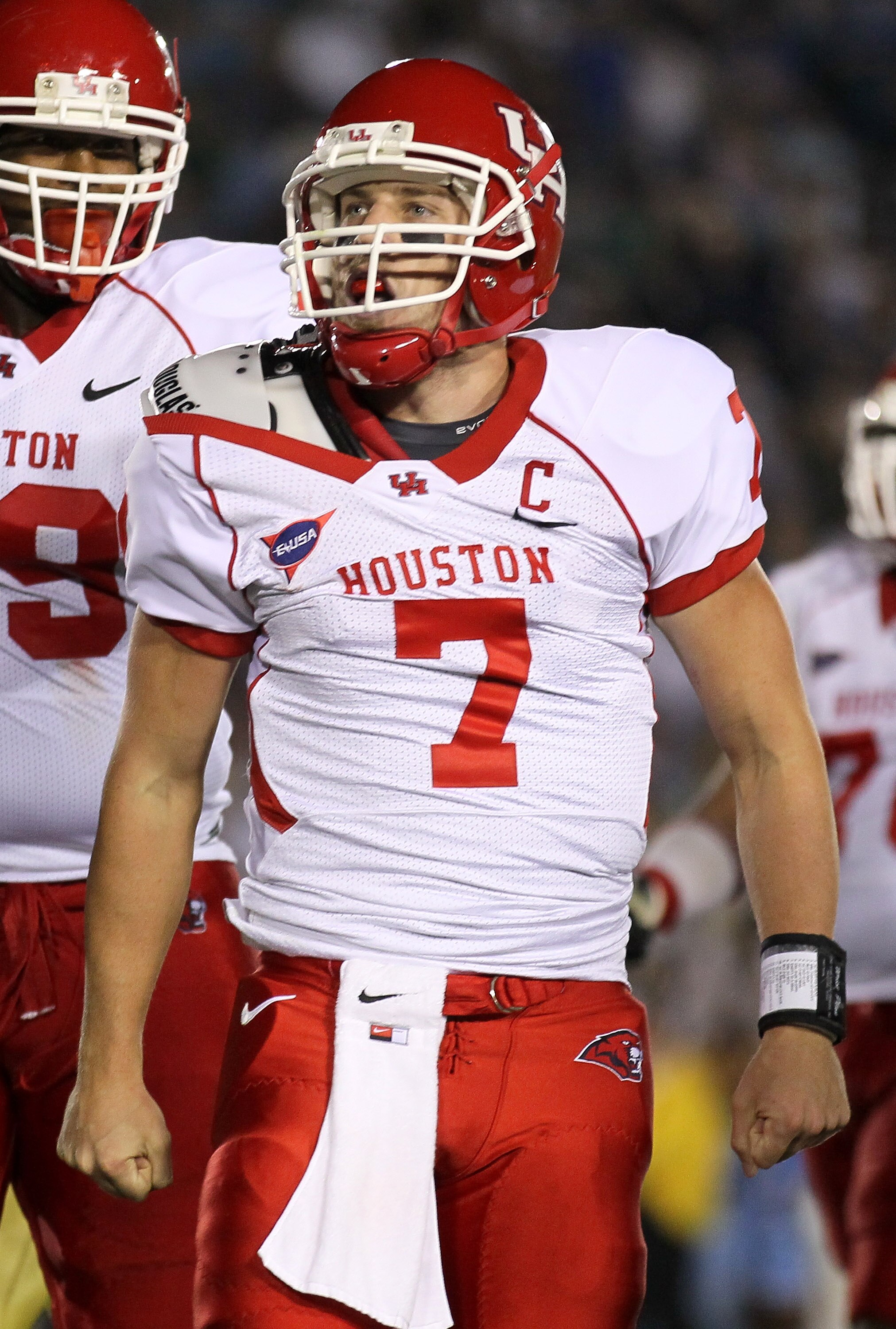 PASADENA, CA - SEPTEMBER 18: Quarterback Case Keenum #7 of the Houston Cougars at the game against the UCLA Bruins in the second quarter at the Rose Bowl on September 18, 2010 in Pasadena, California. UCLA won 31-13. (Photo by Stephen Dunn/Getty Images PASADENA, CA - SEPTEMBER 18: Quarterback Case Keenum #7 of the Houston Cougars at the game against the UCLA Bruins in the second quarter at the Rose Bowl on September 18, 2010 in Pasadena, California. UCLA won 31-13. (Photo by Stephen Dunn/Getty Images