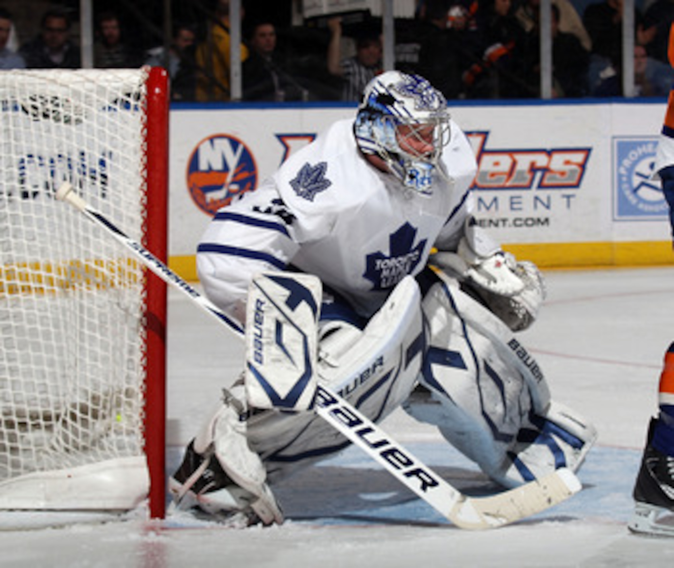 UNIONDALE, NY - MARCH 08:  James Reimer #34 of the Toronto Maple Leafs tends net against the New York Islanders at the Nassau Coliseum on March 8, 2011 in Uniondale, New York. The Islanders defeated the Leafs 4-3 in overtime.  (Photo by Bruce Bennett/Gett