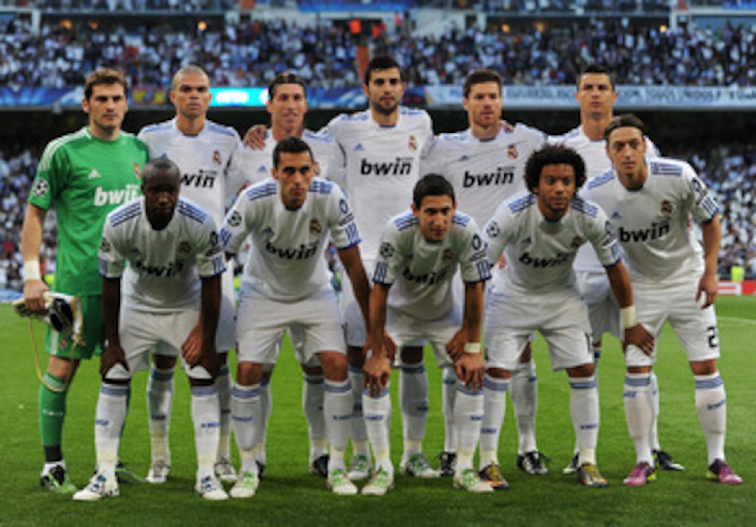 MADRID, SPAIN - APRIL 27:  Real Madrid players pose for a team picture during the start of the UEFA Champions League Semi Final first leg match between Real Madrid and Barcelona at the Estadio Santiago Bernabeu on April 27, 2011 in Madrid, Spain.  (Photo 
