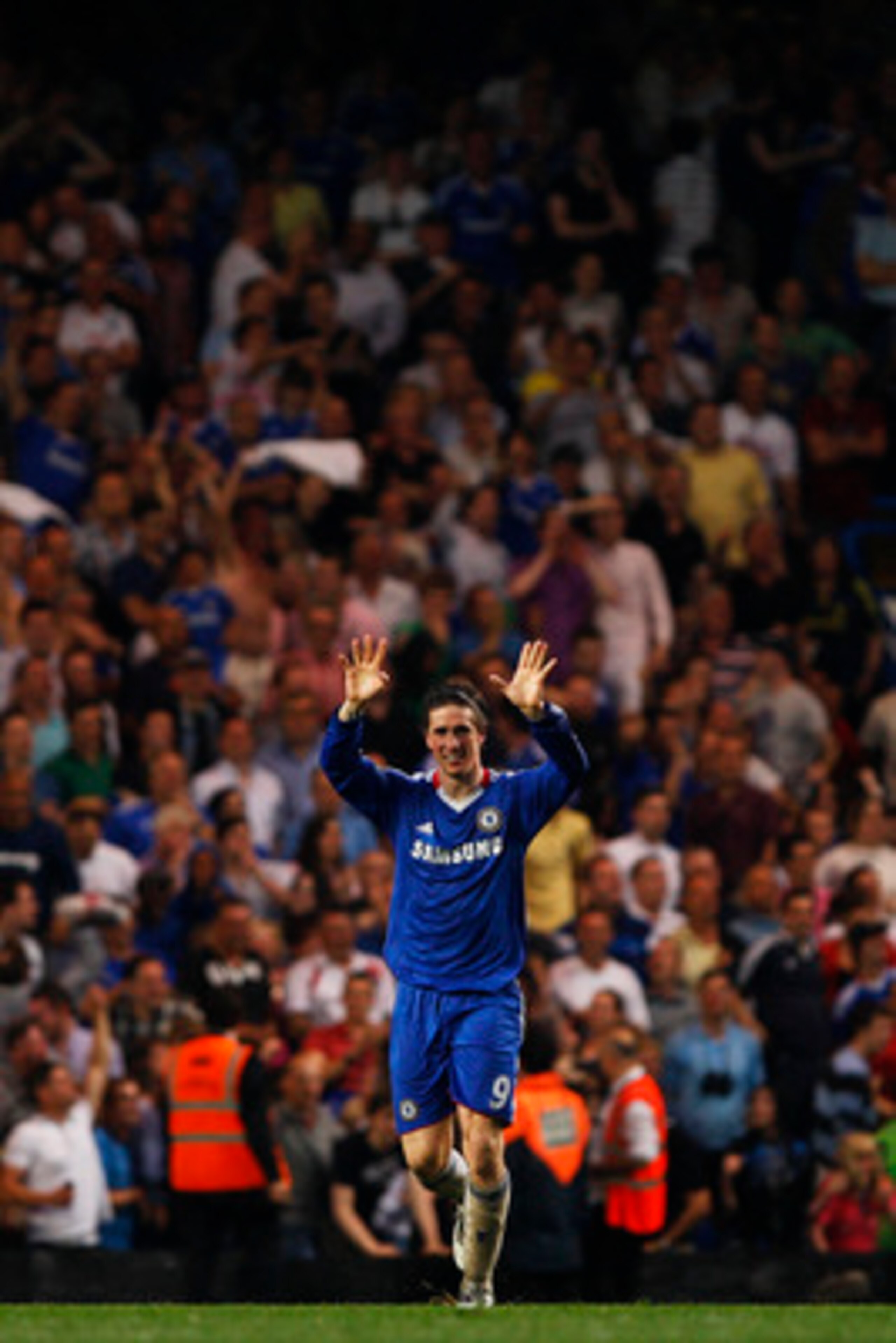 LONDON, ENGLAND - APRIL 23:  Fernando Torres of Chelsea celebrates after scoring his first goal for the club and his team's second during the Barclays Premier League match between Chelsea and West Ham United at Stamford Bridge on April 23, 2011 in London,