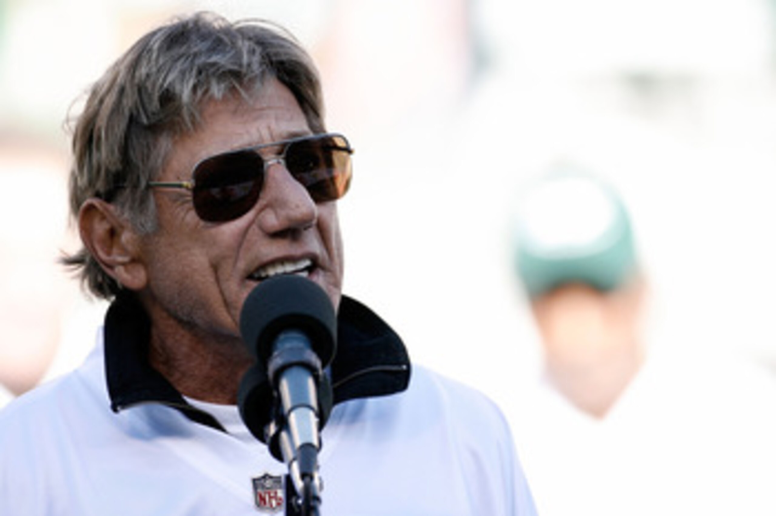 EAST RUTHERFORD, NJ - OCTOBER 26: Former Jets quarterback Joe Namath addresses Jets fans during halftime festivities celebrating the 40th anniversary of the Jets' win over the Colts in Super Bowl III during the game between the Kansas City Chiefs and the EAST RUTHERFORD, NJ - OCTOBER 26: Former Jets quarterback Joe Namath addresses Jets fans during halftime festivities celebrating the 40th anniversary of the Jets' win over the Colts in Super Bowl III during the game between the Kansas City Chiefs and the