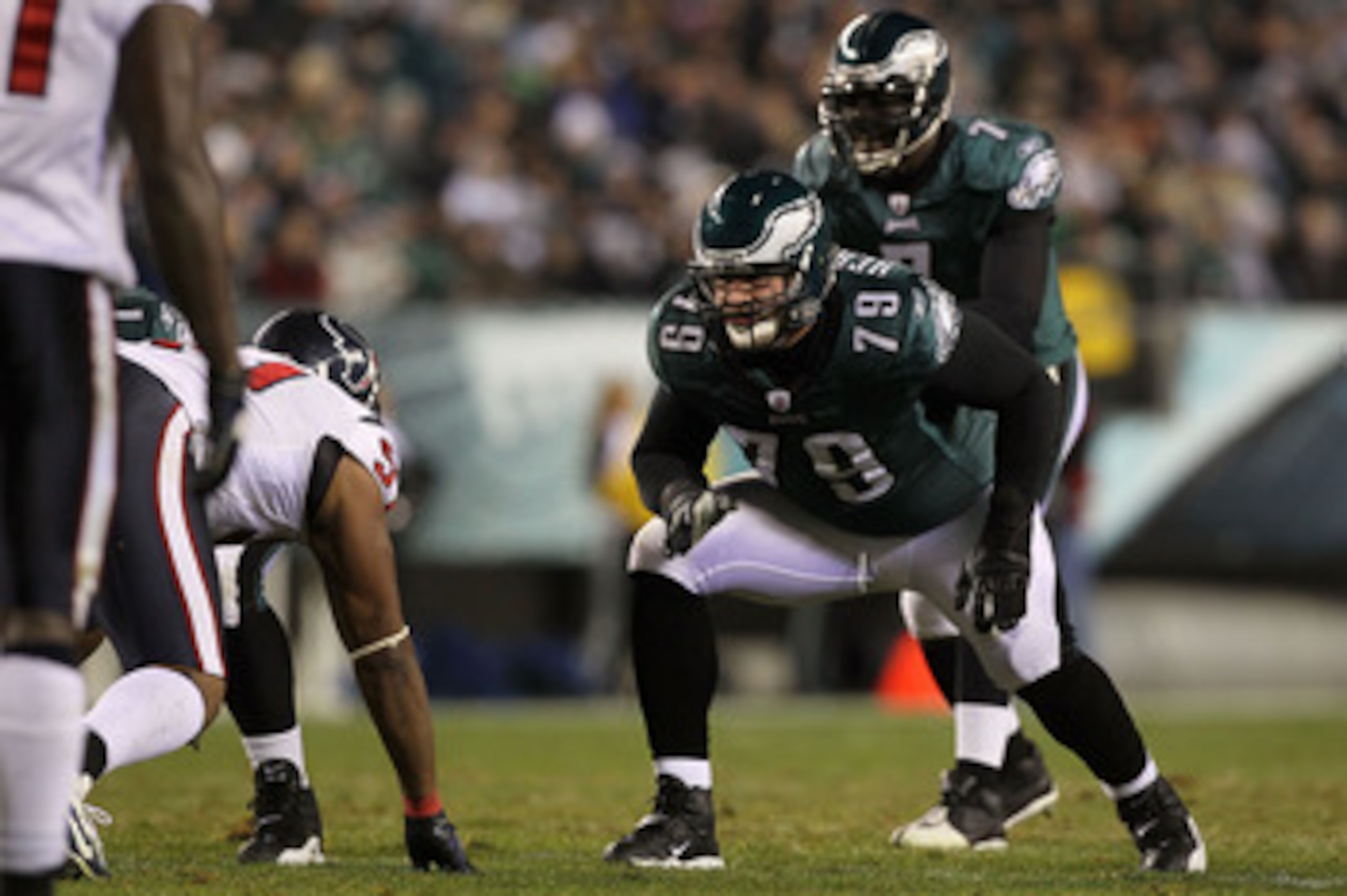 PHILADELPHIA, PA - DECEMBER 02:  Offensive guard Todd Herremans #79 of the Philadelphia Eagles gets set in his stance against the Houston Texans at Lincoln Financial Field on December 2, 2010 in Philadelphia, Pennsylvania.  (Photo by Jim McIsaac/Getty Ima
