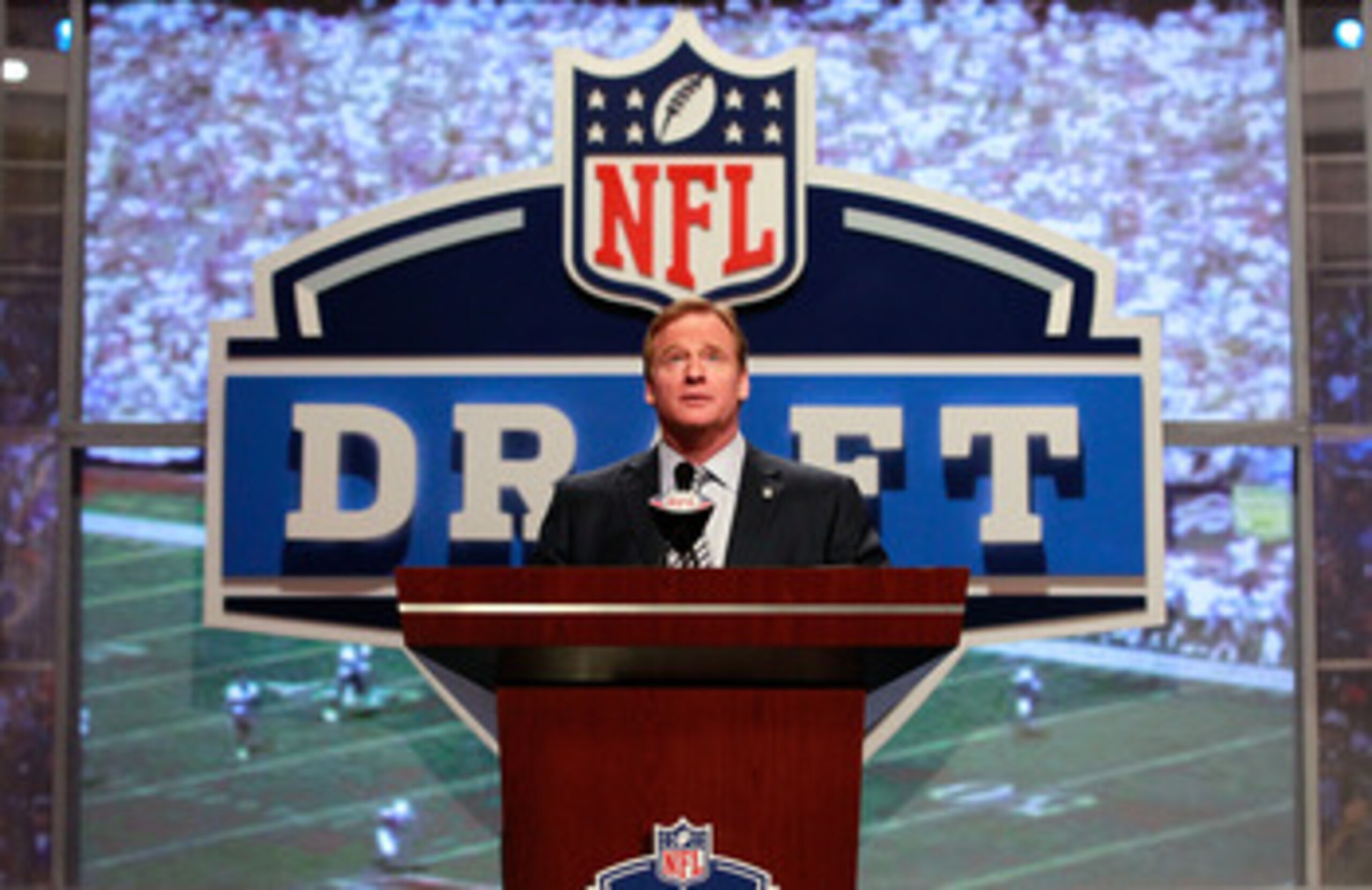 NEW YORK, NY - APRIL 28:  NFL Commissioner Roger Goodell speaks at the podium during the 2011 NFL Draft at Radio City Music Hall on April 28, 2011 in New York City.  (Photo by Chris Trotman/Getty Images)