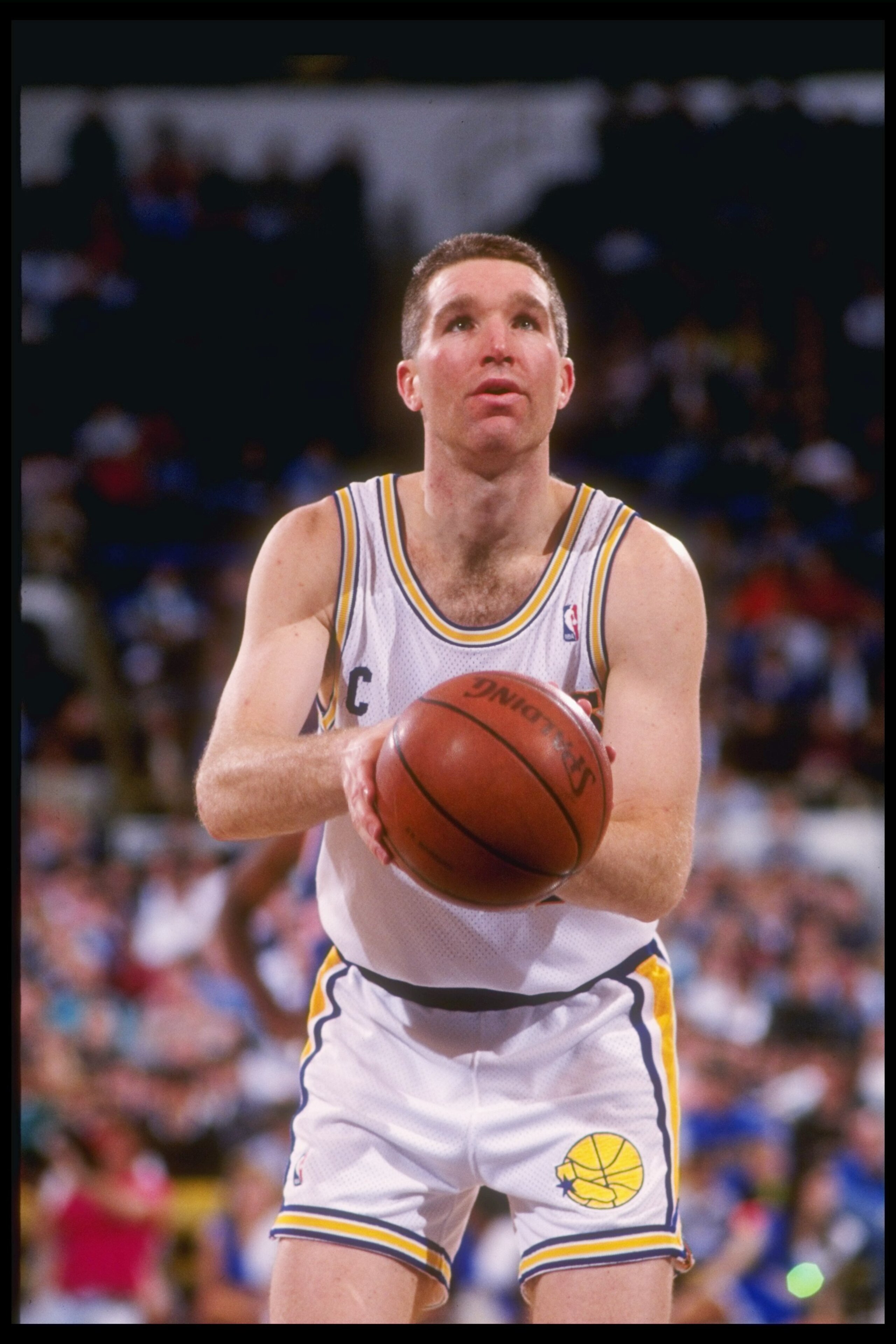 1990-1991:  Forward Chris Mullin of the Golden State Warriors prepares to shoot the basketball during a game against the New York Knicks. Mandatory Credit: Otto Greule  /Allsport