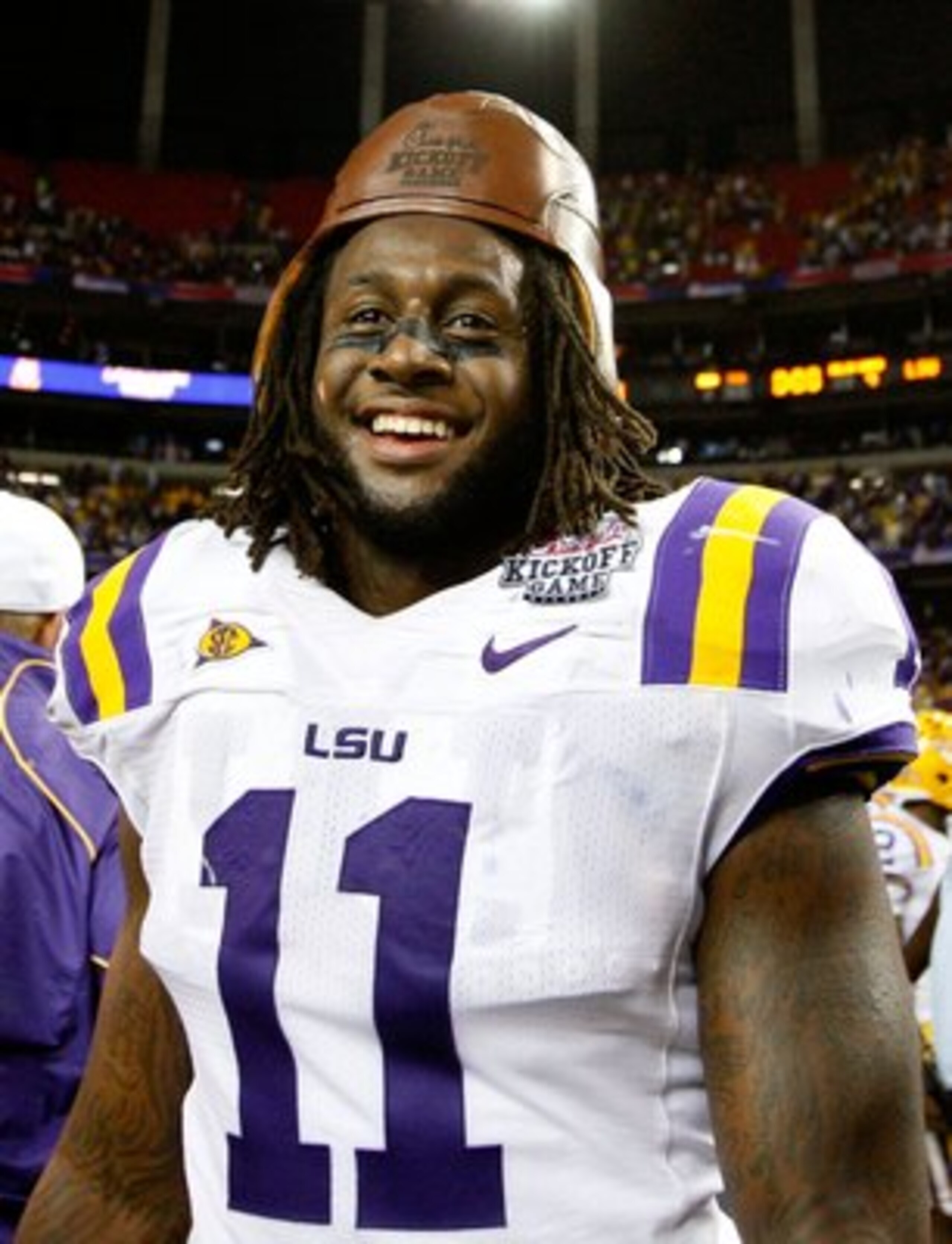 ATLANTA - SEPTEMBER 04:  Kelvin Sheppard #11 of the LSU Tigers against the North Carolina Tar Heels during the Chick-fil-A Kickoff Game at Georgia Dome on September 4, 2010 in Atlanta, Georgia.  (Photo by Kevin C. Cox/Getty Images)