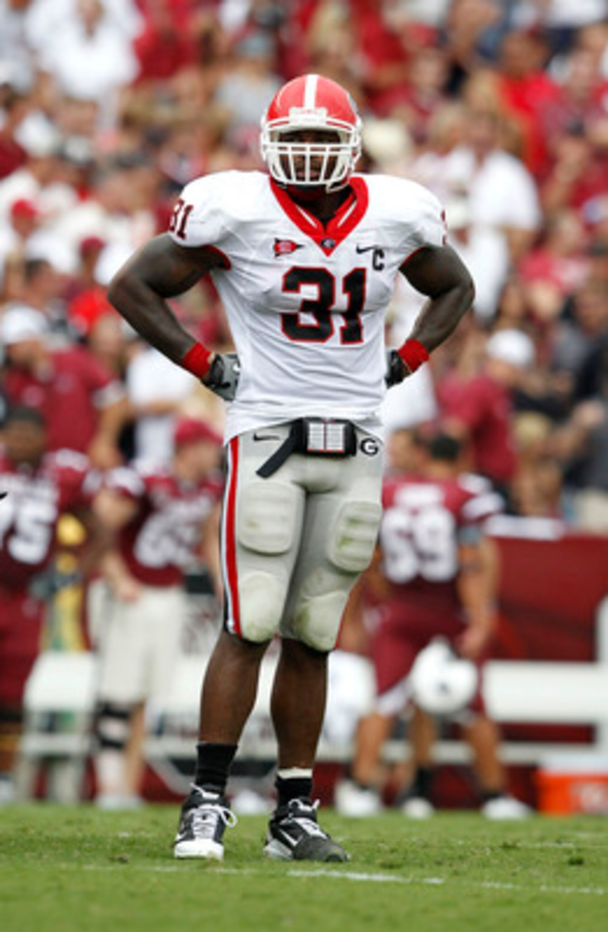COLUMBIA, SC - SEPTEMBER 11:  Linebacker Akeem Dent #31 of the Georgia Bulldogs takes a break during a timeout during the game against the South Carolina Gamecocks at Williams-Brice Stadium on September 11, 2010 in Columbia, South Carolina.  (Photo by Mik