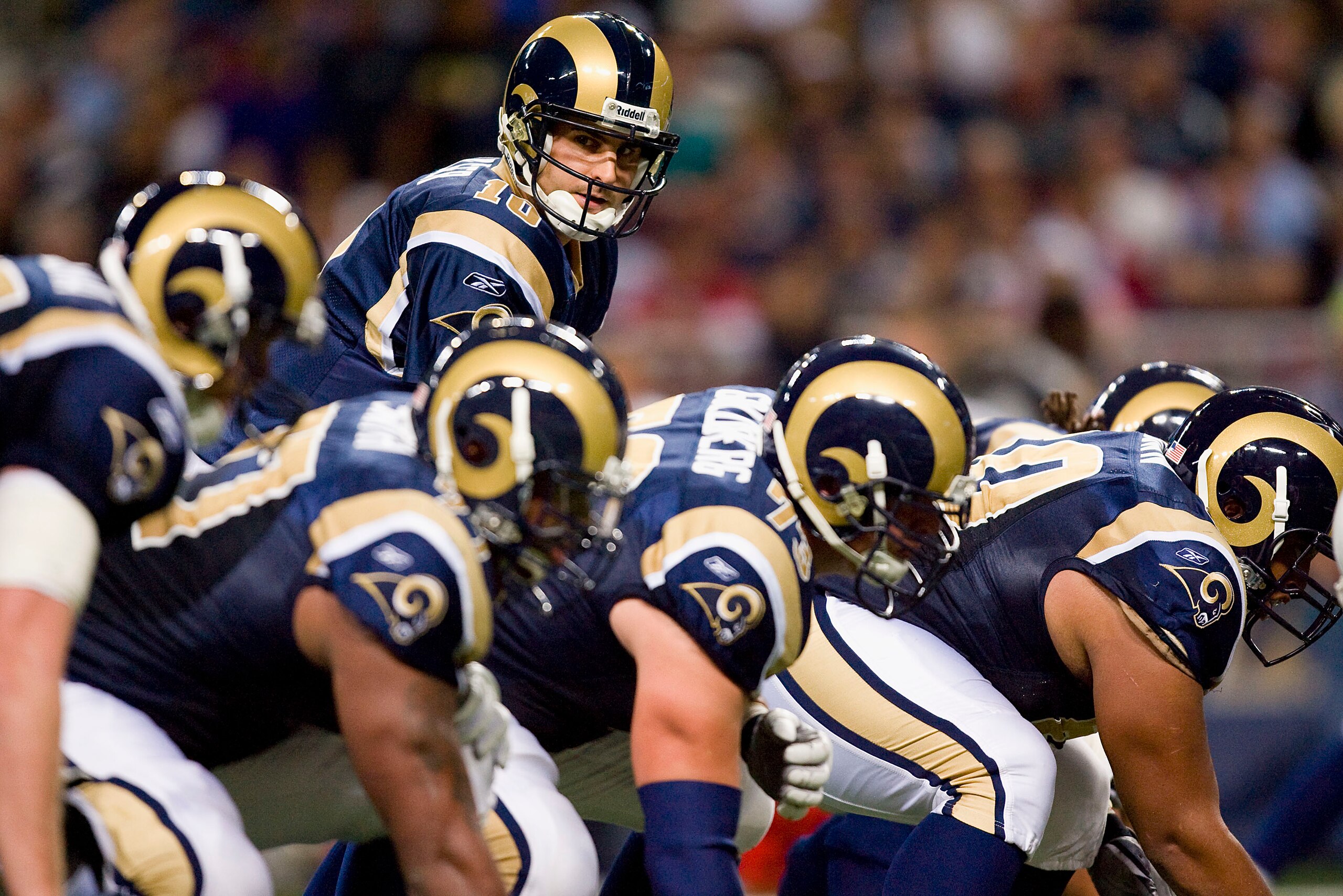 ST. LOUIS - NOVEMBER 22: Marc Bulger #10 of the St. Louis Rams lines up against the Arizona Cardinals at the Edward Jones Dome on November 22, 2009 in St. Louis, Missouri.  The Cardinals beat the Rams 21-13.  (Photo by Dilip Vishwanat/Getty Images)