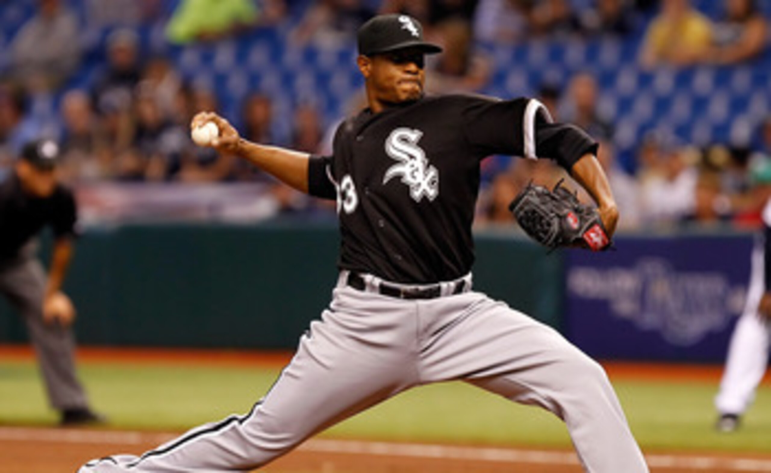 ST PETERSBURG, FL - APRIL 18:  :  Pircher Edwin Jackson #33 of the Chicago White Sox pitches against the Tampa Bay Rays during the game at Tropicana Field on April 18, 2011 in St. Petersburg, Florida.  (Photo by J. Meric/Getty Images)