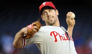 PHOENIX, AZ - APRIL 25: Starting pitcher Cliff Lee #33 of the Philadelphia Phillies pitches against the Arizona Diamondbacks during the Major League Baseball game at Chase Field on April 25, 2011 in Phoenix, Arizona. (Photo by Christian Petersen/Getty I PHOENIX, AZ - APRIL 25: Starting pitcher Cliff Lee #33 of the Philadelphia Phillies pitches against the Arizona Diamondbacks during the Major League Baseball game at Chase Field on April 25, 2011 in Phoenix, Arizona. (Photo by Christian Petersen/Getty I