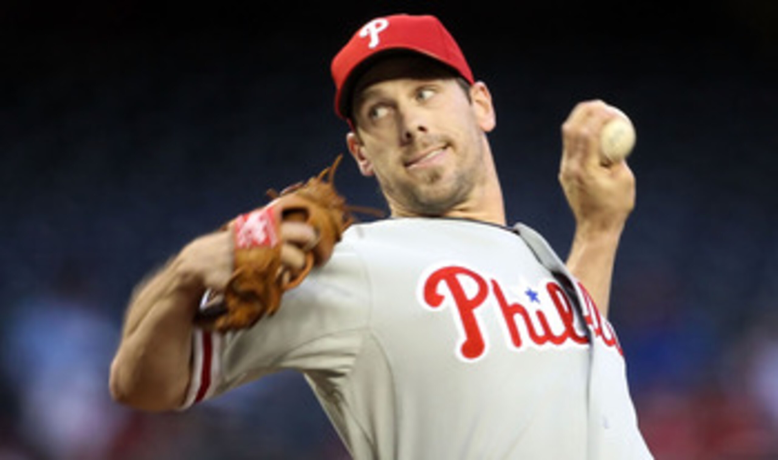 PHOENIX, AZ - APRIL 25: Starting pitcher Cliff Lee #33 of the Philadelphia Phillies pitches against the Arizona Diamondbacks during the Major League Baseball game at Chase Field on April 25, 2011 in Phoenix, Arizona. (Photo by Christian Petersen/Getty I PHOENIX, AZ - APRIL 25: Starting pitcher Cliff Lee #33 of the Philadelphia Phillies pitches against the Arizona Diamondbacks during the Major League Baseball game at Chase Field on April 25, 2011 in Phoenix, Arizona. (Photo by Christian Petersen/Getty I
