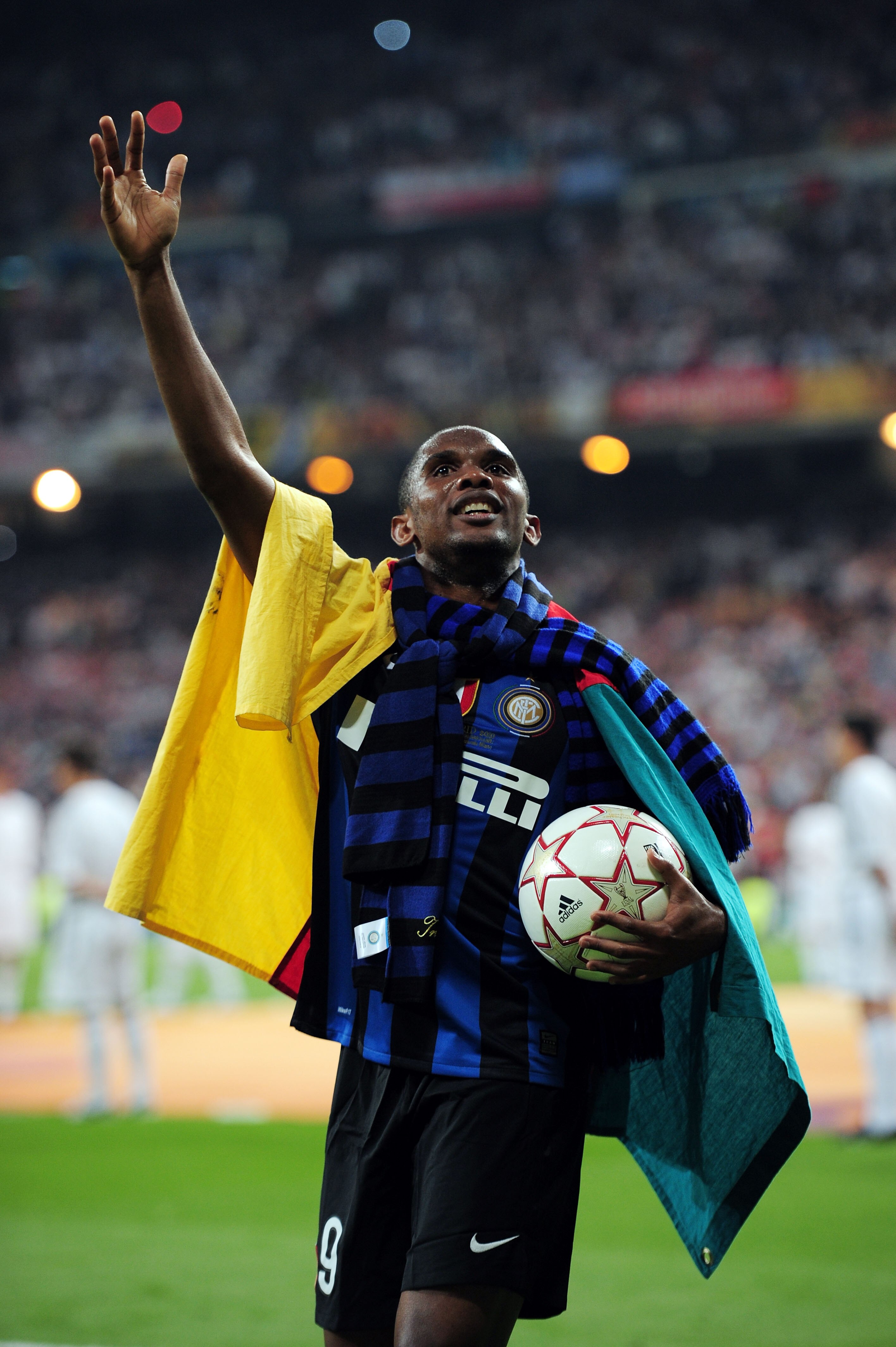 MADRID, SPAIN - MAY 22: Samuel Eto'o of Inter Milan celebrates his team's victory at the end of the UEFA Champions League Final match between FC Bayern Muenchen and Inter Milan at the Estadio Santiago Bernabeu on May 22, 2010 in Madrid, Spain.  (Photo by