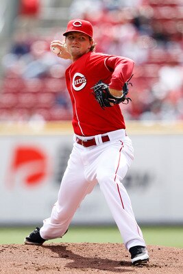 CINCINNATI, OH - APRIL 21: Mike Leake #44 of the Cincinnati Reds pitches in the first inning against the Arizona Diamondbacks at Great American Ball Park on April 21, 2011 in Cincinnati, Ohio. (Photo by Joe Robbins/Getty Images)