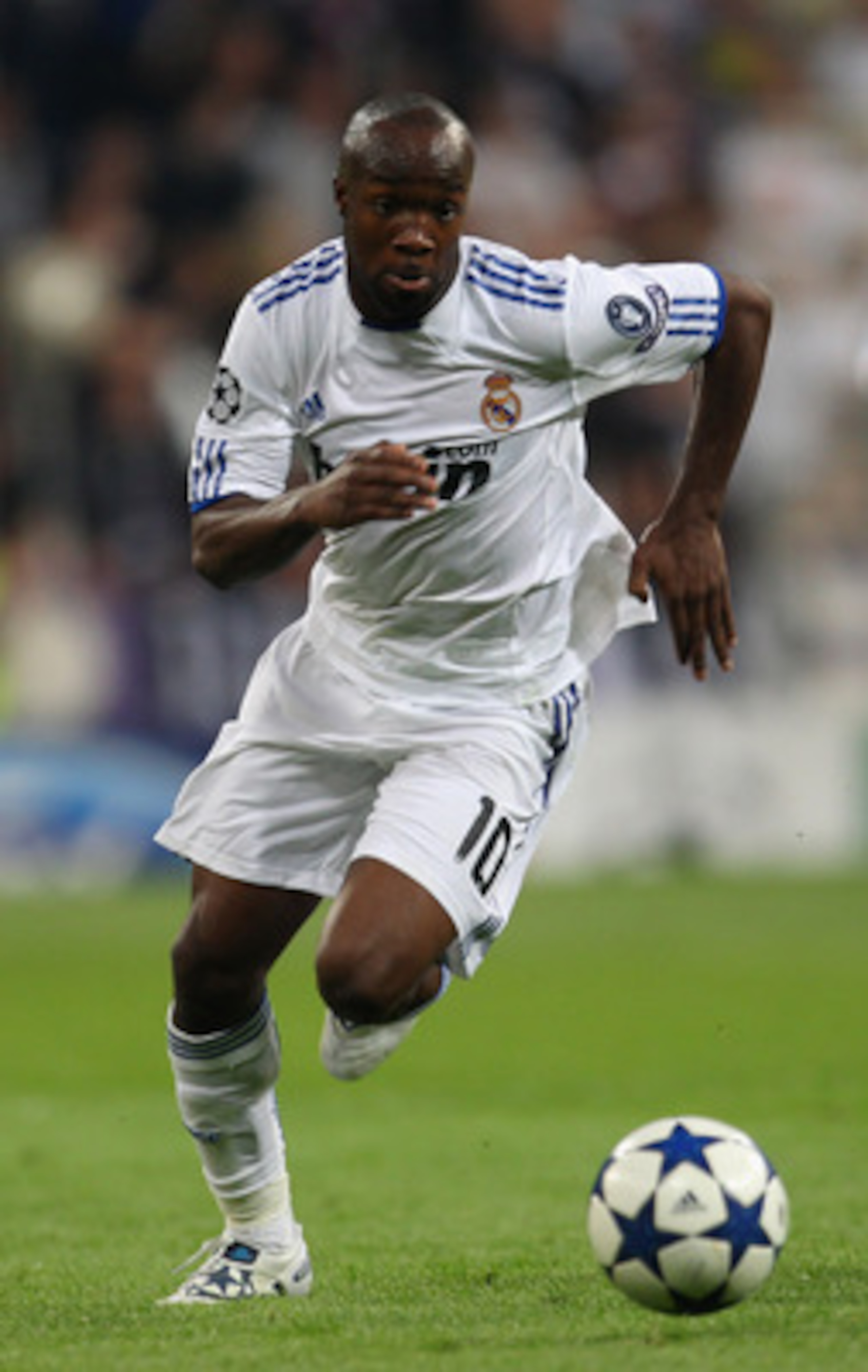 MADRID, SPAIN - APRIL 27: Lassana Diarra of Real Madrid runs with the ball during the UEFA Champions League Semi Final first leg match between Real Madrid and Barcelona at Estadio Santiago Bernabeu on April 27, 2011 in Madrid, Spain. (Photo by Alex Live MADRID, SPAIN - APRIL 27: Lassana Diarra of Real Madrid runs with the ball during the UEFA Champions League Semi Final first leg match between Real Madrid and Barcelona at Estadio Santiago Bernabeu on April 27, 2011 in Madrid, Spain. (Photo by Alex Live