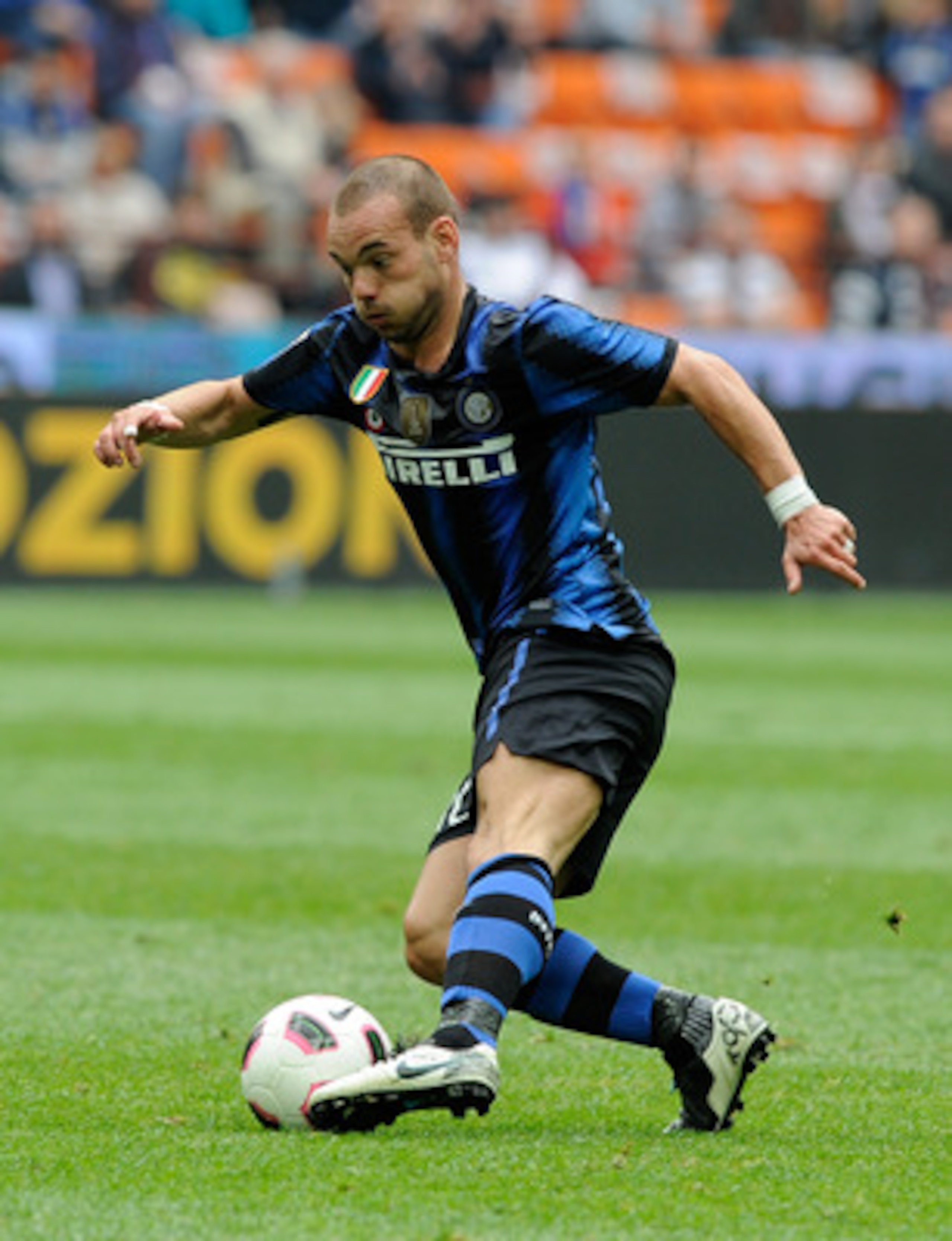 MILAN, ITALY - APRIL 23: Wesley Sneijder of FC Inter Milan during the Serie A match between FC Internazionale Milano and SS Lazio at Stadio Giuseppe Meazza on April 23, 2011 in Milan, Italy. (Photo by Claudio Villa/Getty Images) MILAN, ITALY - APRIL 23: Wesley Sneijder of FC Inter Milan during the Serie A match between FC Internazionale Milano and SS Lazio at Stadio Giuseppe Meazza on April 23, 2011 in Milan, Italy. (Photo by Claudio Villa/Getty Images)