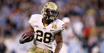 CHARLOTTE, NC - DECEMBER 26:  Dion Lewis #28 of the Pittsburgh Panthers runs with the ball against the North Carolina Tar Heels during their game on December 26, 2009 in Charlotte, North Carolina.  (Photo by Streeter Lecka/Getty Images)