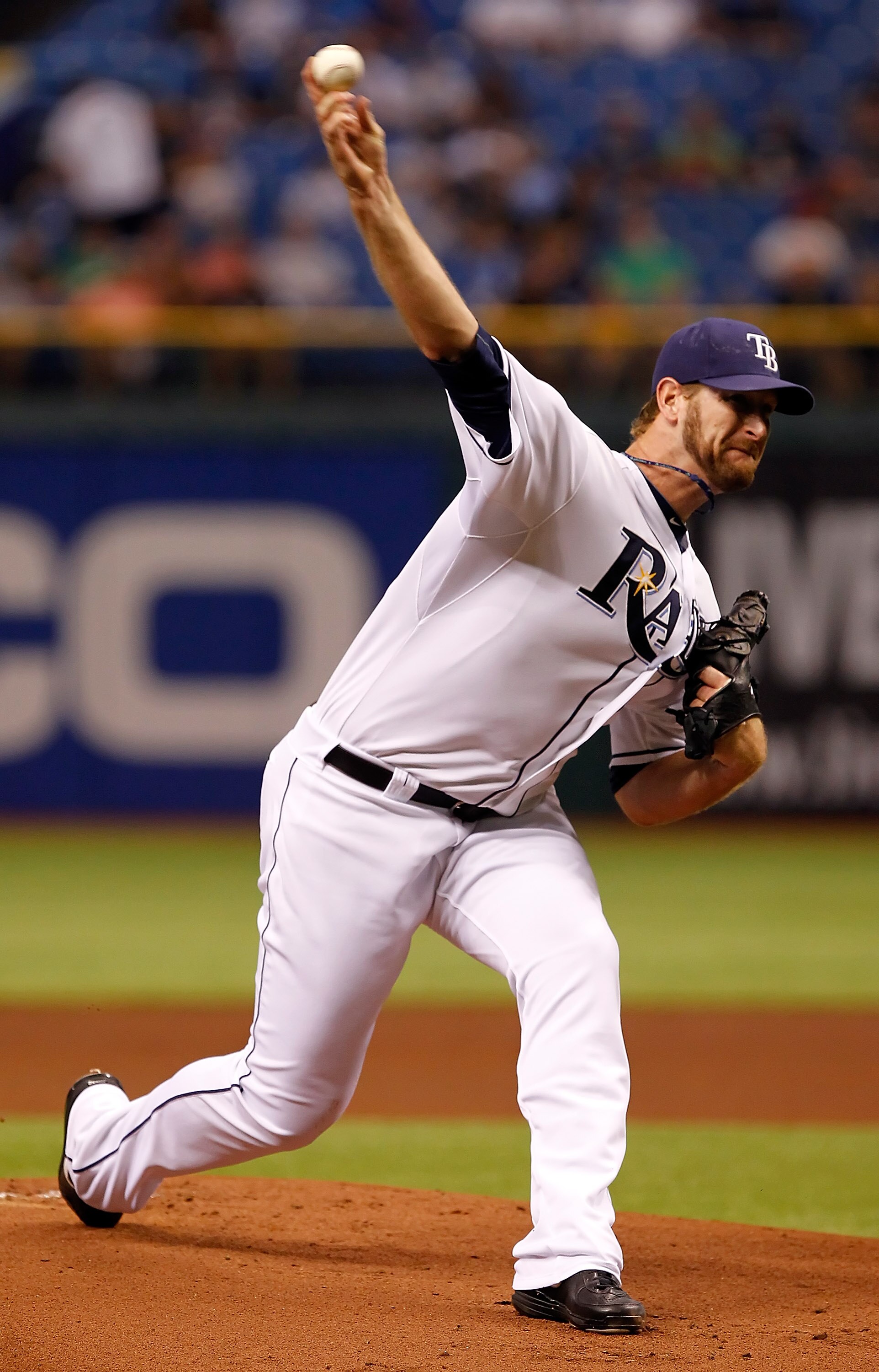 ST PETERSBURG, FL - APRIL 21:  Pitcher Jeff Niemann #34 of the Tampa Bay Rays pitches against the Chicago White Sox during the game at Tropicana Field on April 21, 2011 in St. Petersburg, Florida.  (Photo by J. Meric/Getty Images)