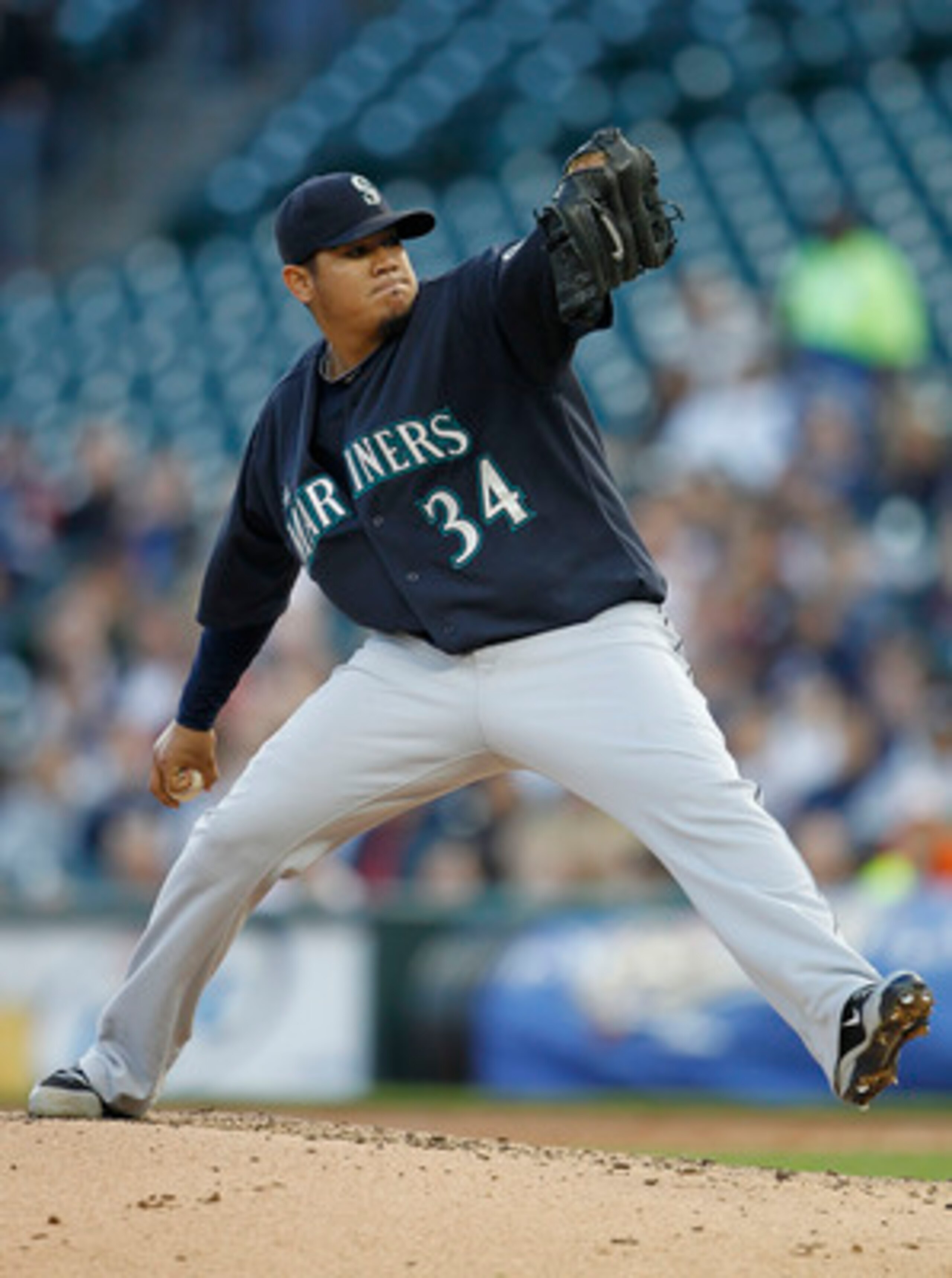 DETROIT - APRIL 26:  Felix Hernandez #34 of the Seattle Mariners pitches in the third inning of the game against the Detroit Tigers at Comerica Park on April 26, 2011 in Detroit, Michigan. The Mariners defeated the Tigers 7-3. (Photo by Leon Halip/Getty I