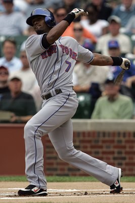 CHICAGO - APRIL 22:  Jose Reyes #7 of the New York Mets bats against the Chicago Cubs on April 22, 2008 at Wrigley Field in Chicago, Illinois. (Photo by Jonathan Daniel/Getty Images)