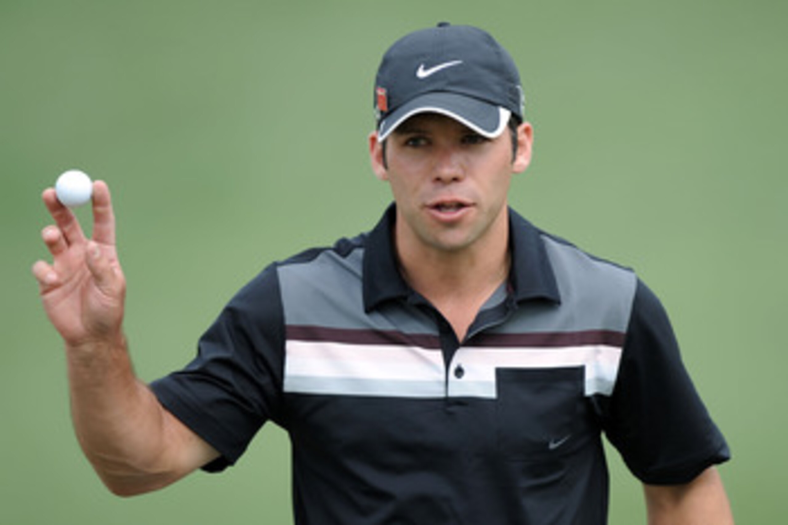AUGUSTA, GA - APRIL 08:  Paul Casey of England waves to the crowd on the second green during the second round of the 2011 Masters Tournament at Augusta National Golf Club on April 8, 2011 in Augusta, Georgia.  (Photo by Harry How/Getty Images)