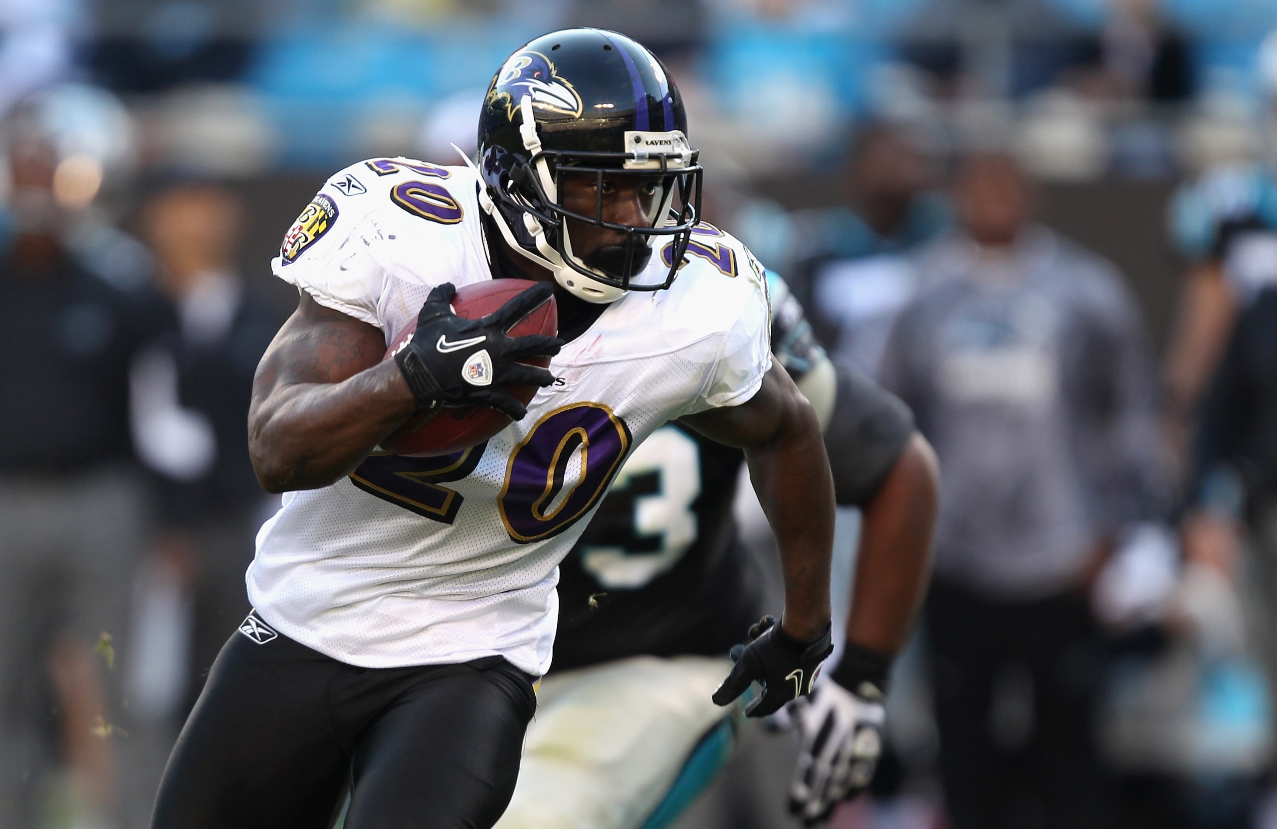 CHARLOTTE, NC - NOVEMBER 21:  Ed Reed #20 of the Baltimore Ravens against the Carolina Panthers at Bank of America Stadium on November 21, 2010 in Charlotte, North Carolina.  (Photo by Streeter Lecka/Getty Images)