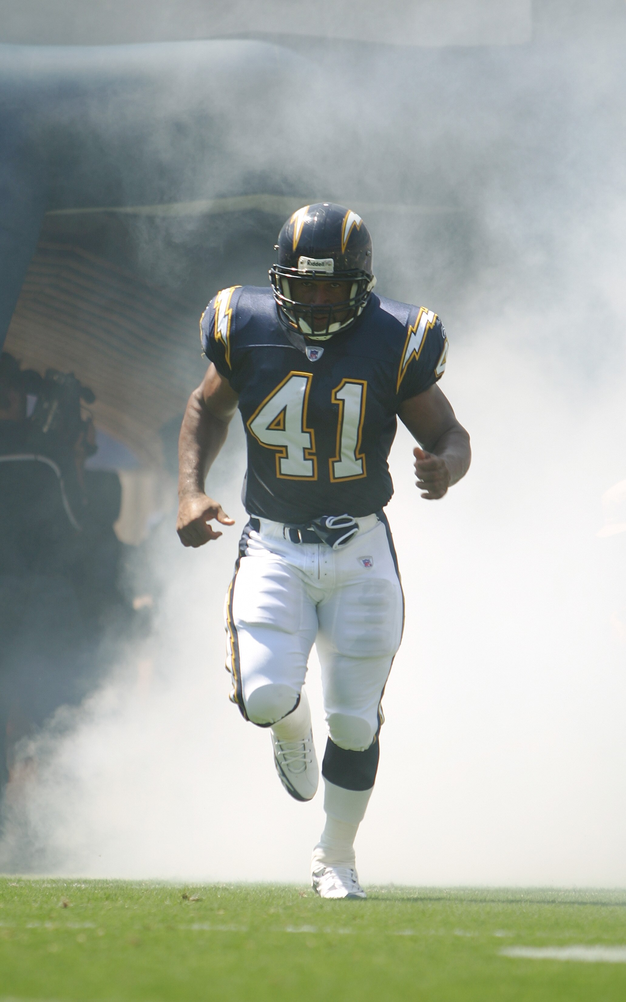 SAN DIEGO - SEPTEMBER 11:  Running back Lorenzo Neal #41 of the San Diego Chargers takes the field to play against the Dallas Cowboys on September 11, 2005 at Qualcomm Stadium in San Diego, California.  The Cowboys won 28-24.