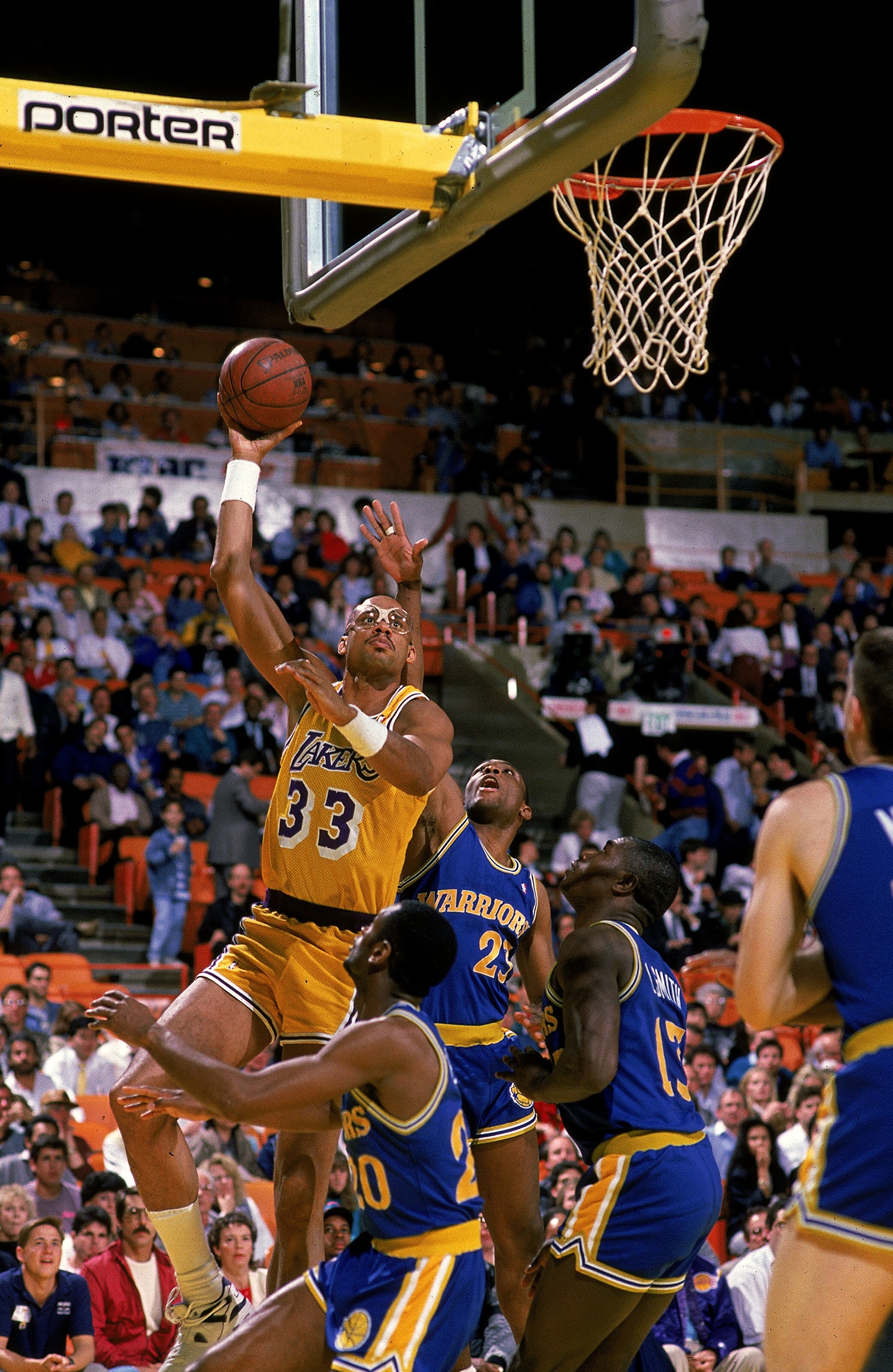 1989: Kareem Abdul -Jabbar #33of the Los Angeles Lakers makes a layup during a game against the Golden State Warriors at the Great Western Forum in Los Angeles, California.  Mandatory Credit: Allsport USA  /Allsport