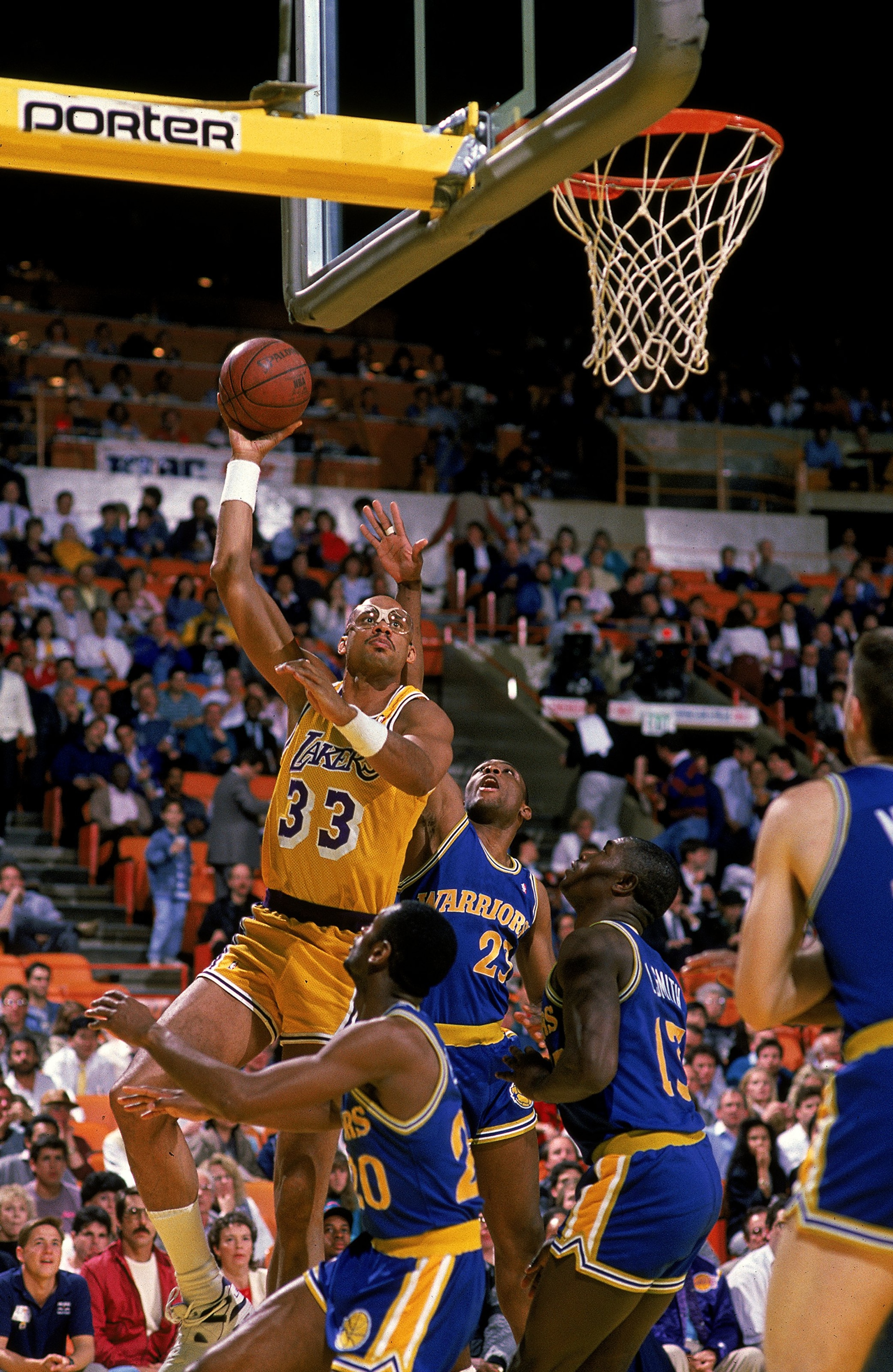 1989: Kareem Abdul -Jabbar #33of the Los Angeles Lakers makes a layup during a game against the Golden State Warriors at the Great Western Forum in Los Angeles, California.  Mandatory Credit: Allsport USA  /Allsport