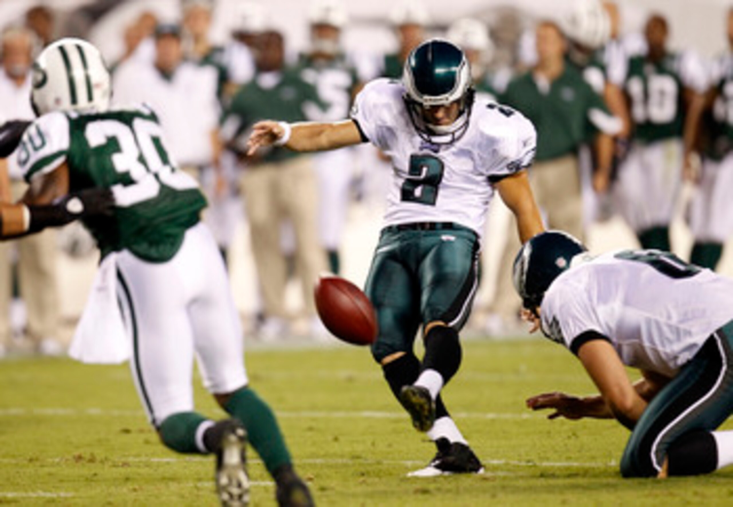 PHILADELPHIA - SEPTEMBER 02: David Akers #2 of the Philadelphia Eagles kicks against the New York Jets at Lincoln Financial Field on September 2, 2010 in Philadelphia, Pennsylvania. (Photo by Jeff Zelevansky/Getty Images)