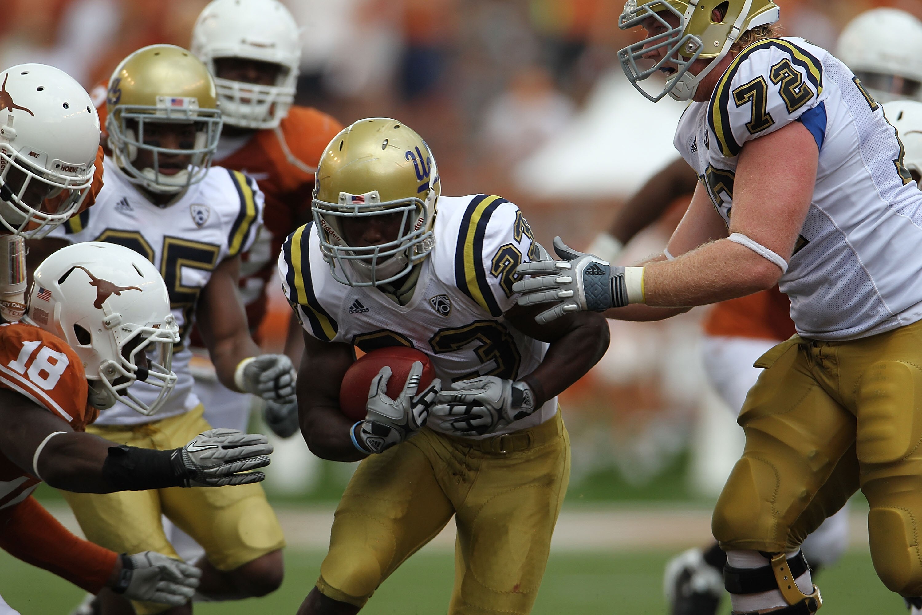 AUSTIN, TX - SEPTEMBER 25:  Tailback Johnathan Franklin #23 of the UCLA Bruins runs the ball against the Texas Longhorns at Darrell K Royal-Texas Memorial Stadium on September 25, 2010 in Austin, Texas.  (Photo by Ronald Martinez/Getty Images)