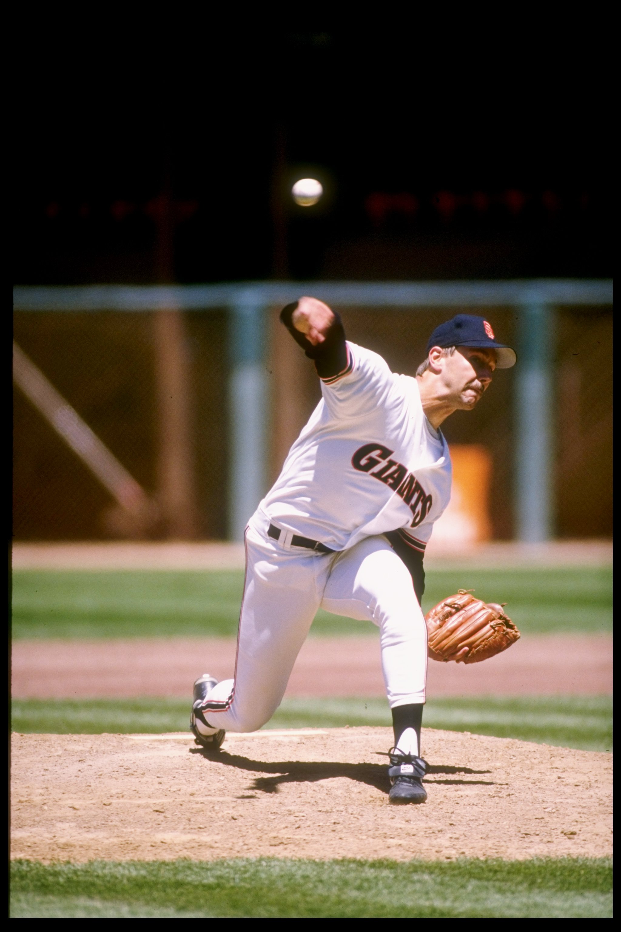 1990:  Pitcher Scott Garrelts of the San Francisco Giants throws the ball. Mandatory Credit: Otto Greule  /Allsport