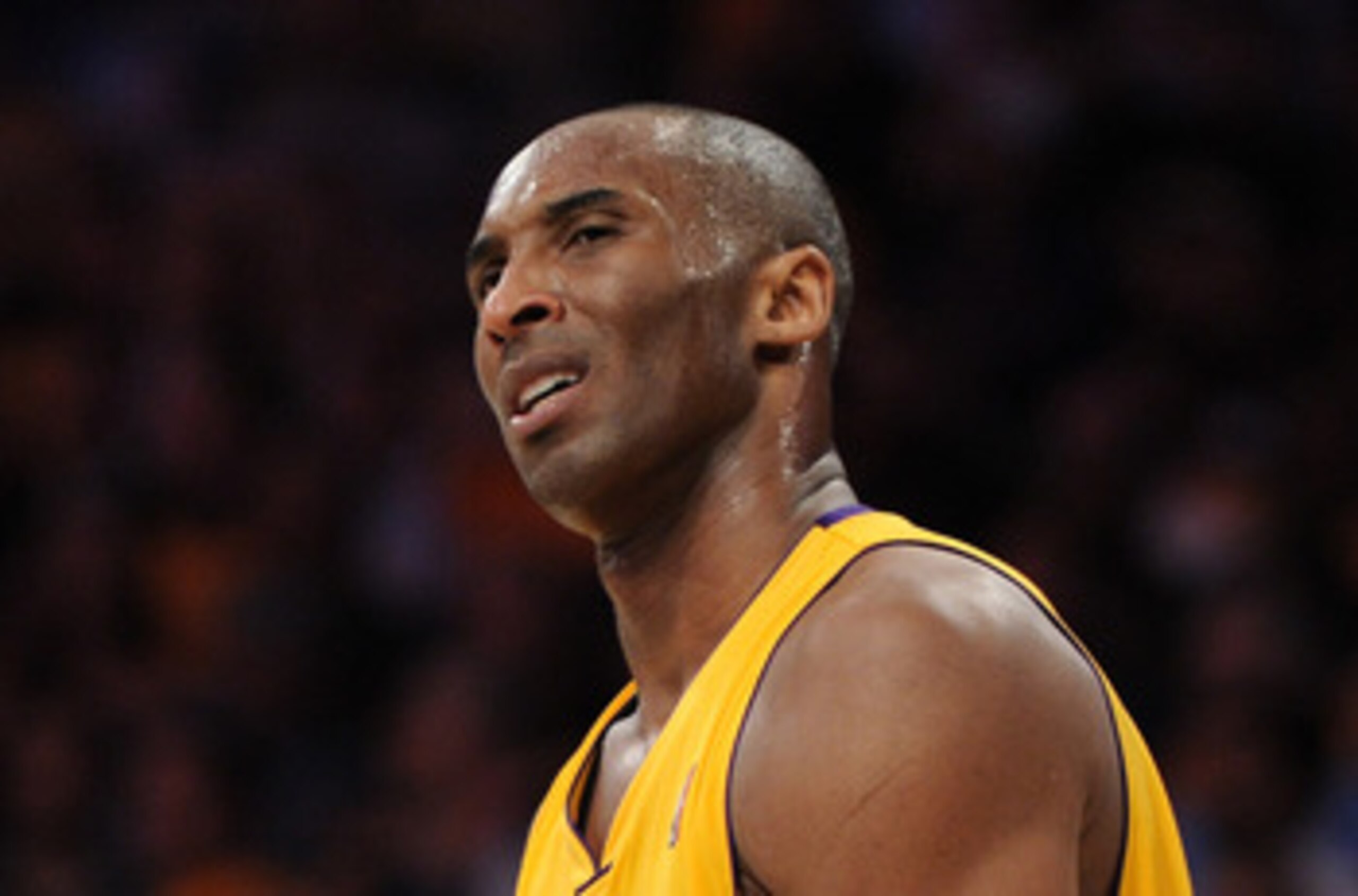 LOS ANGELES, CA - MAY 02:  Kobe Bryant #24 of the Los Angeles Lakers reacts late in the fourth quarter while taking on the Dallas Mavericks in Game One of the Western Conference Semifinals in the 2011 NBA Playoffs at Staples Center on May 2, 2011 in Los A