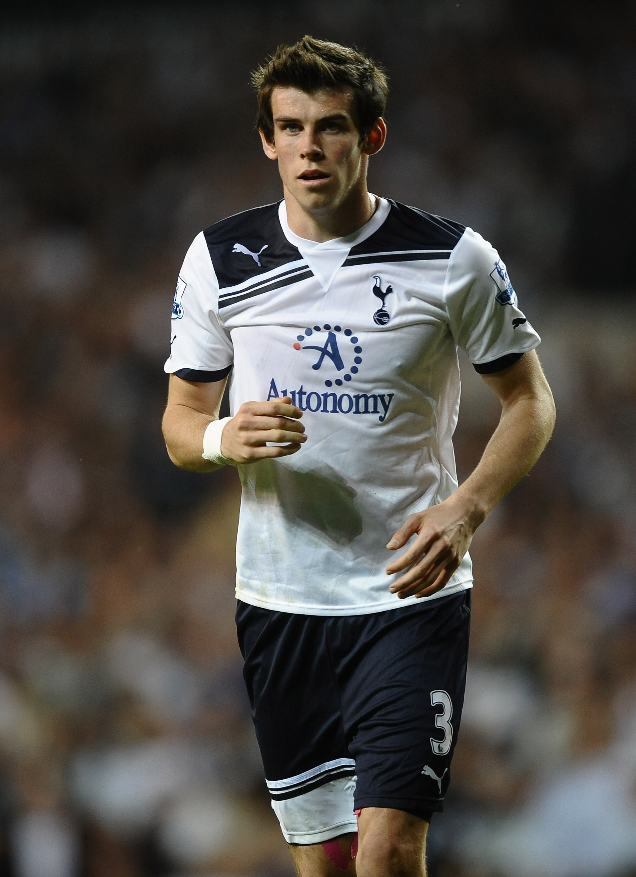 LONDON, ENGLAND - APRIL 20:  Gareth Bale of Spurs in action during the Barclays Premier League match between Tottenham Hotspur and Arsenal at White Hart Lane on April 20, 2011 in London, England.  (Photo by Laurence Griffiths/Getty Images)