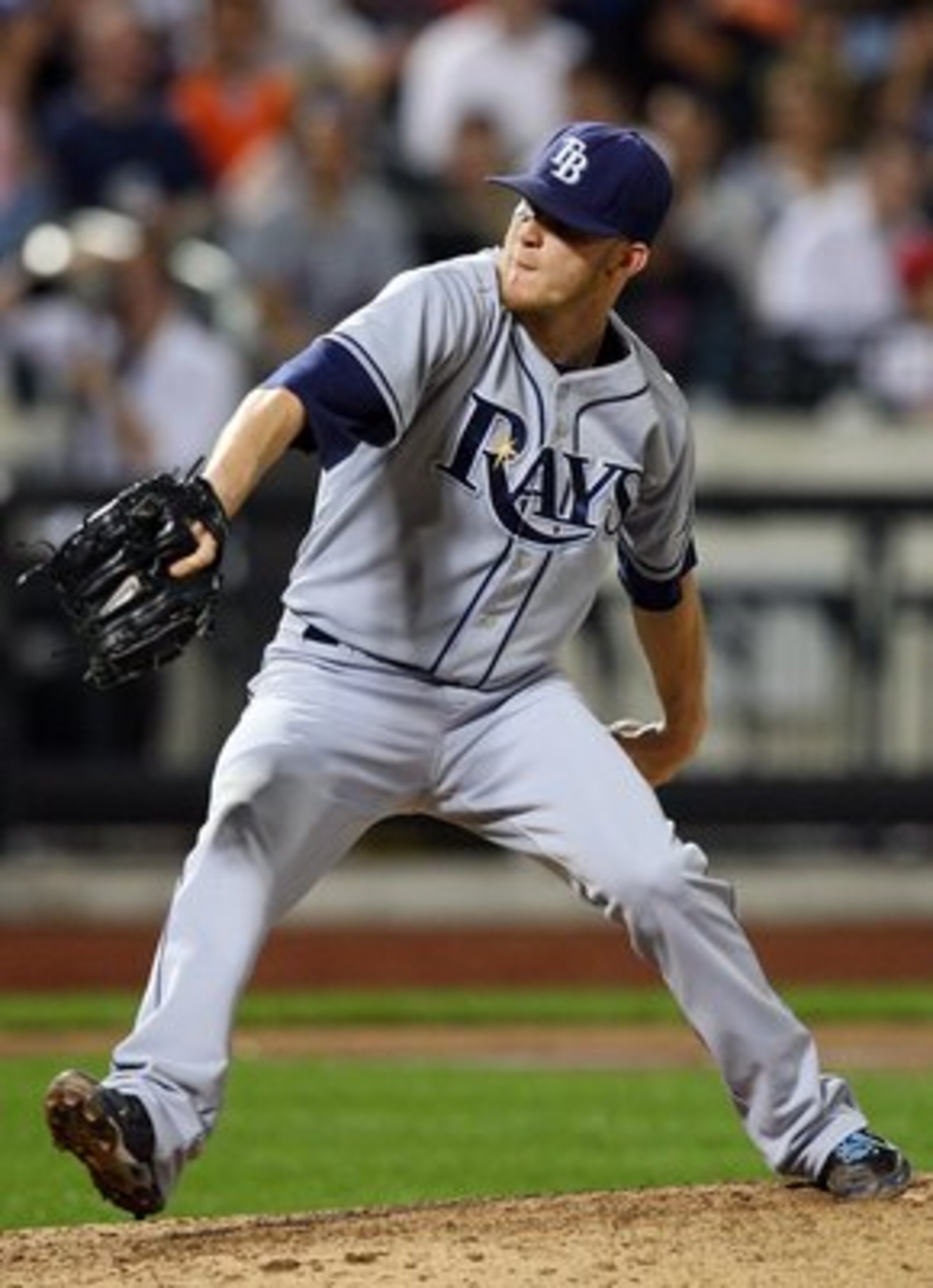 NEW YORK - JUNE 19:  J.P. Howell #39 of the Tampa Bay Rays throws a pitch against the New York Mets on June 19, 2009 at Citi Field in the Flushing neighborhood of the Queens borough of New York City.  (Photo by Jim McIsaac/Getty Images)